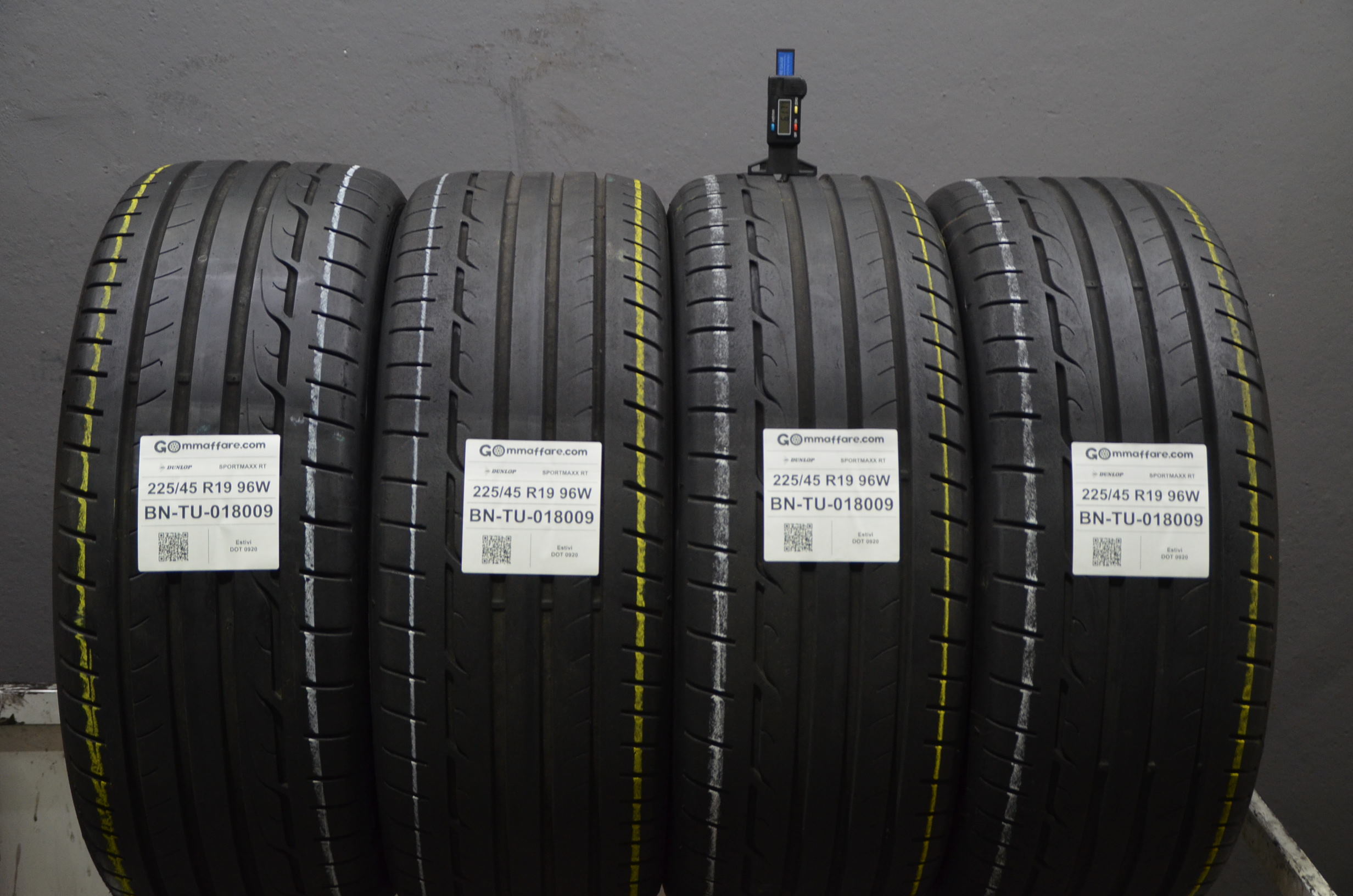 Dunlop SPORTMAXX RT 225/45 R19