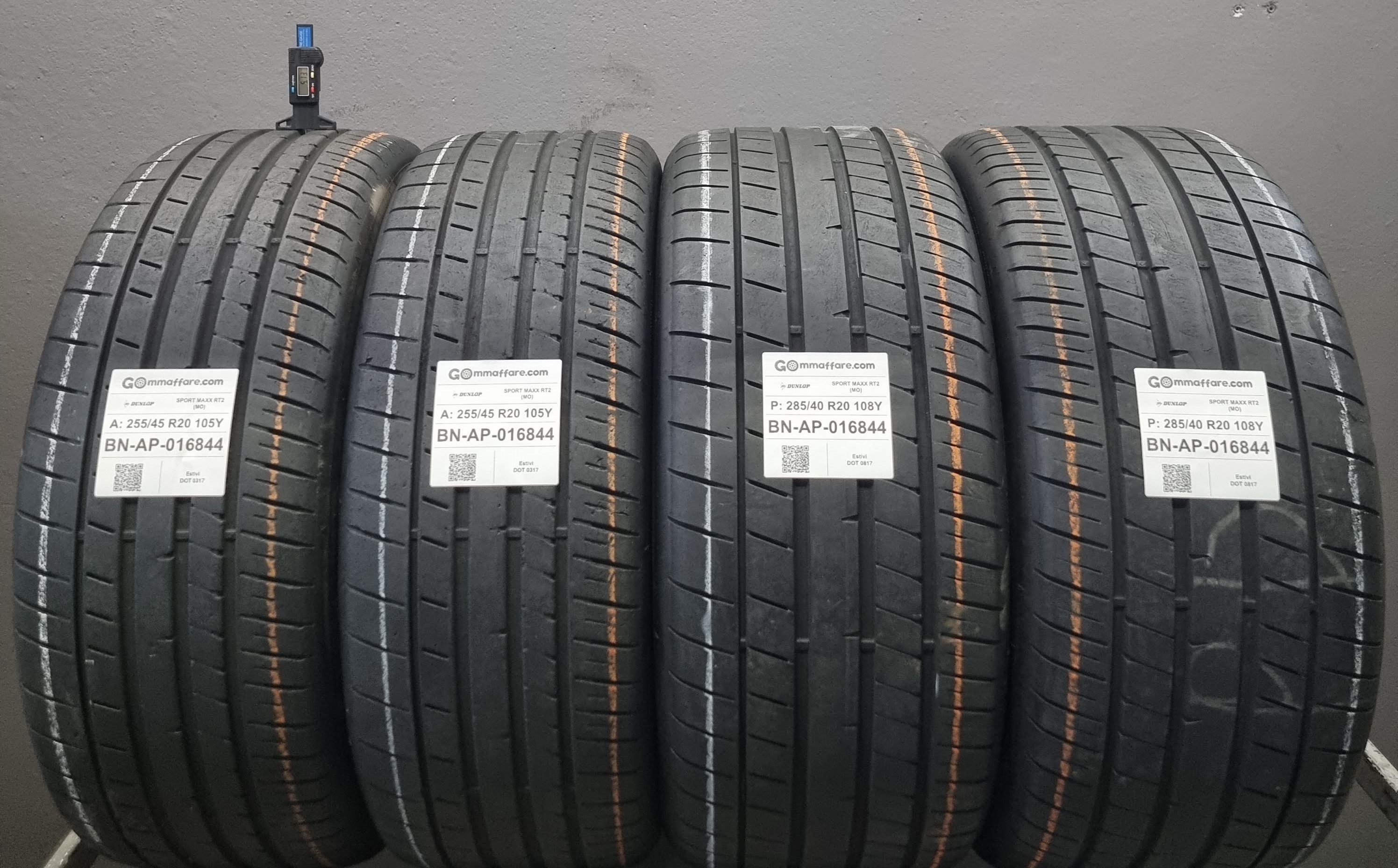 Dunlop SPORT MAXX RT2 (MO) 255/45 R20