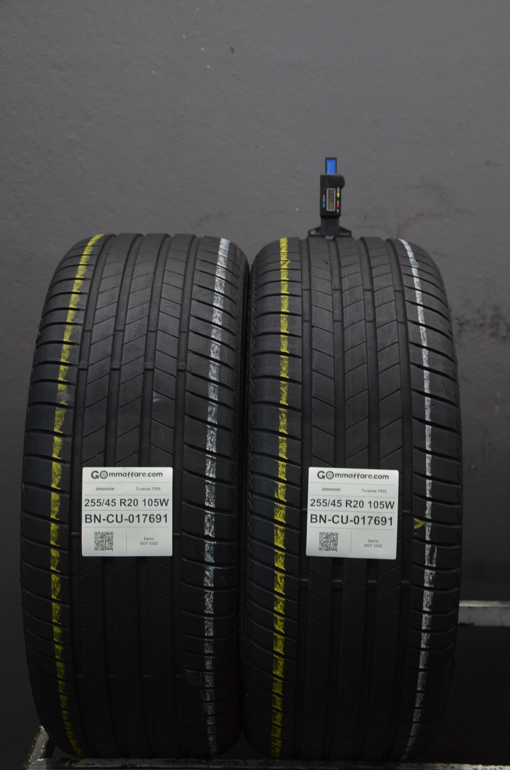 Bridgestone Turanza T005 255/45 R20