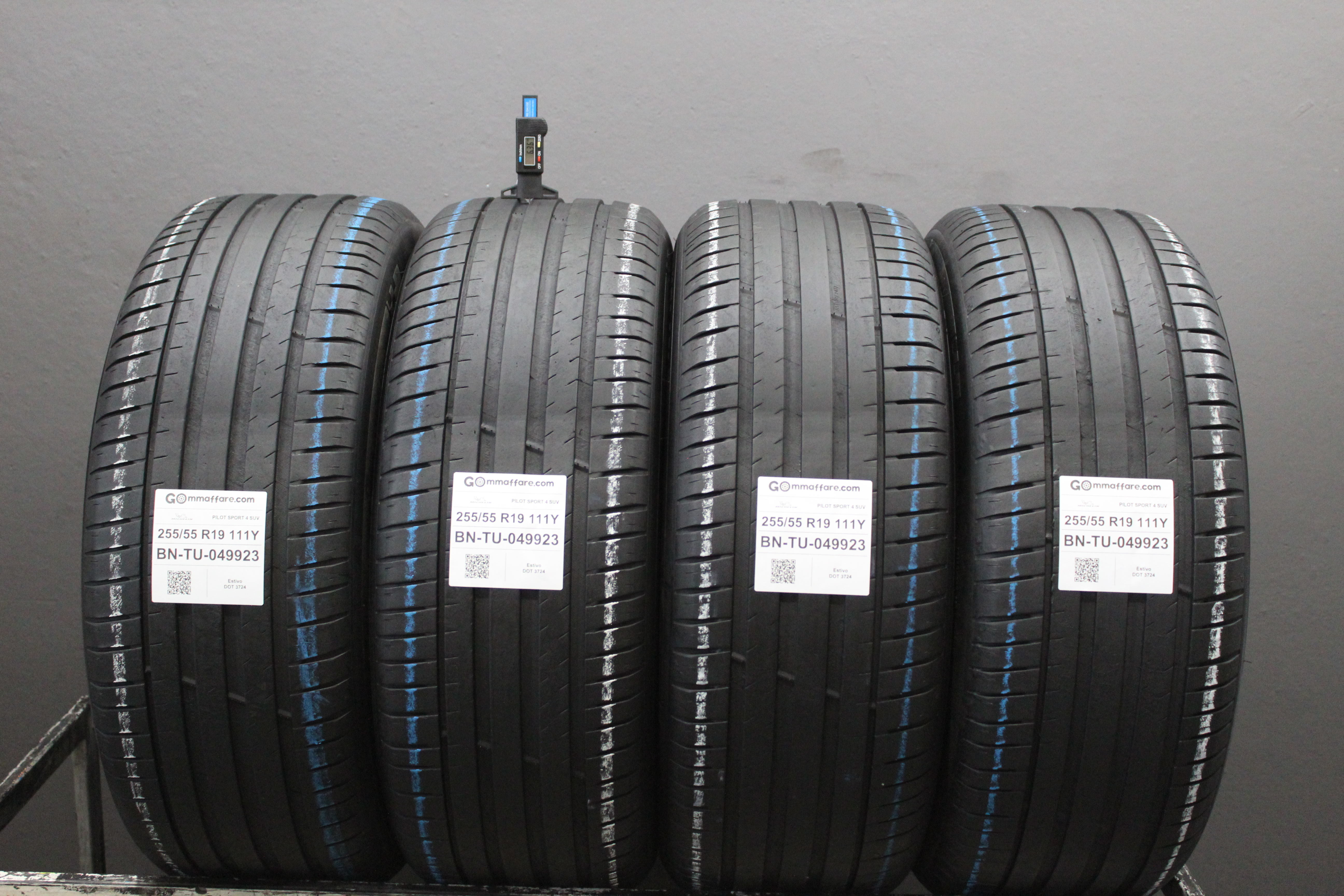 Michelin PILOT SPORT 4 SUV 255/55 R19