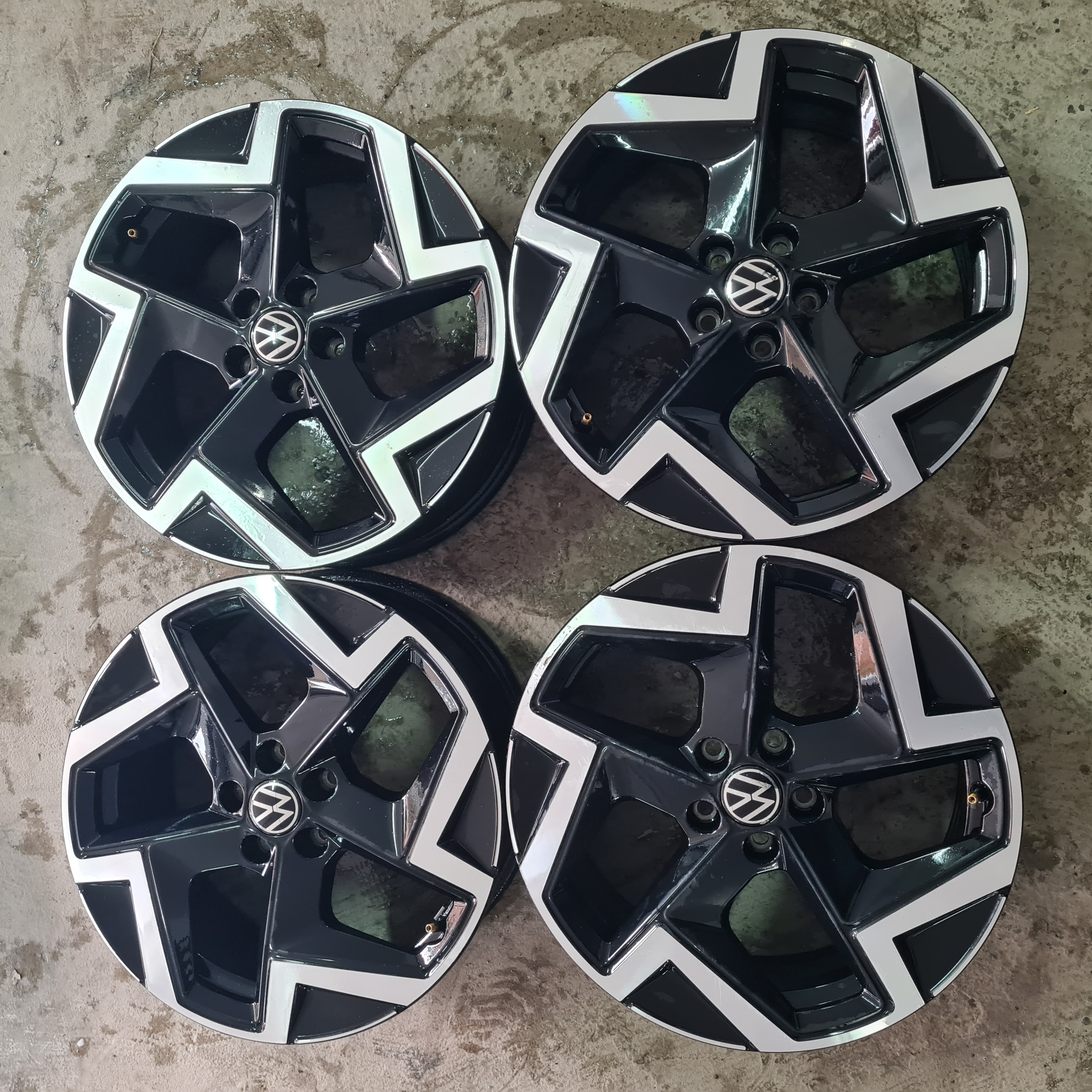 Volkswagen T-Cross 2GM601025AK 17"