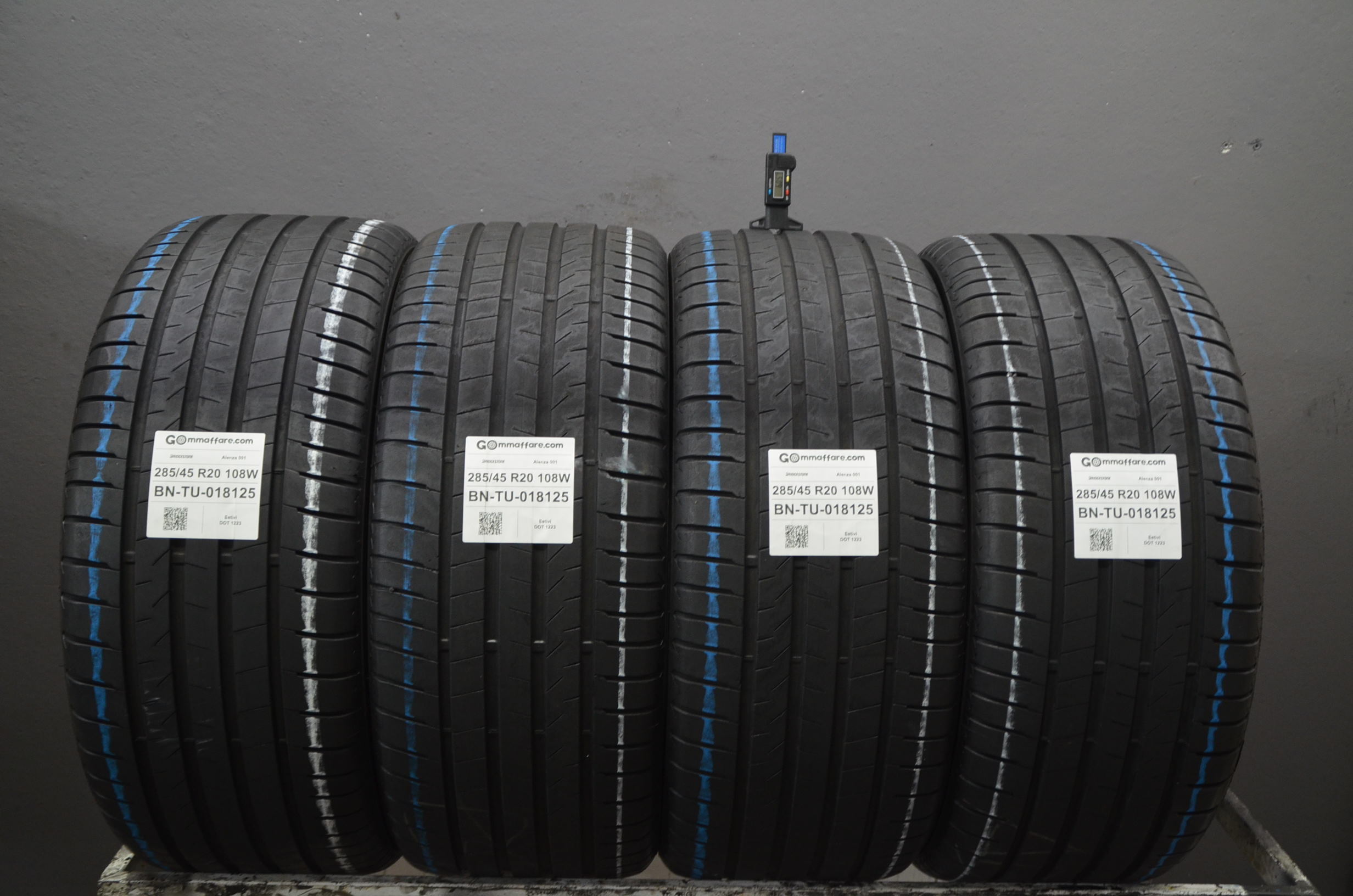 Bridgestone Alenza 001 285/45 R20