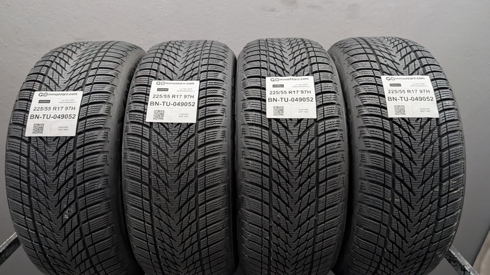 Goodyear ULTRA GRIP PERFORMANCE 3