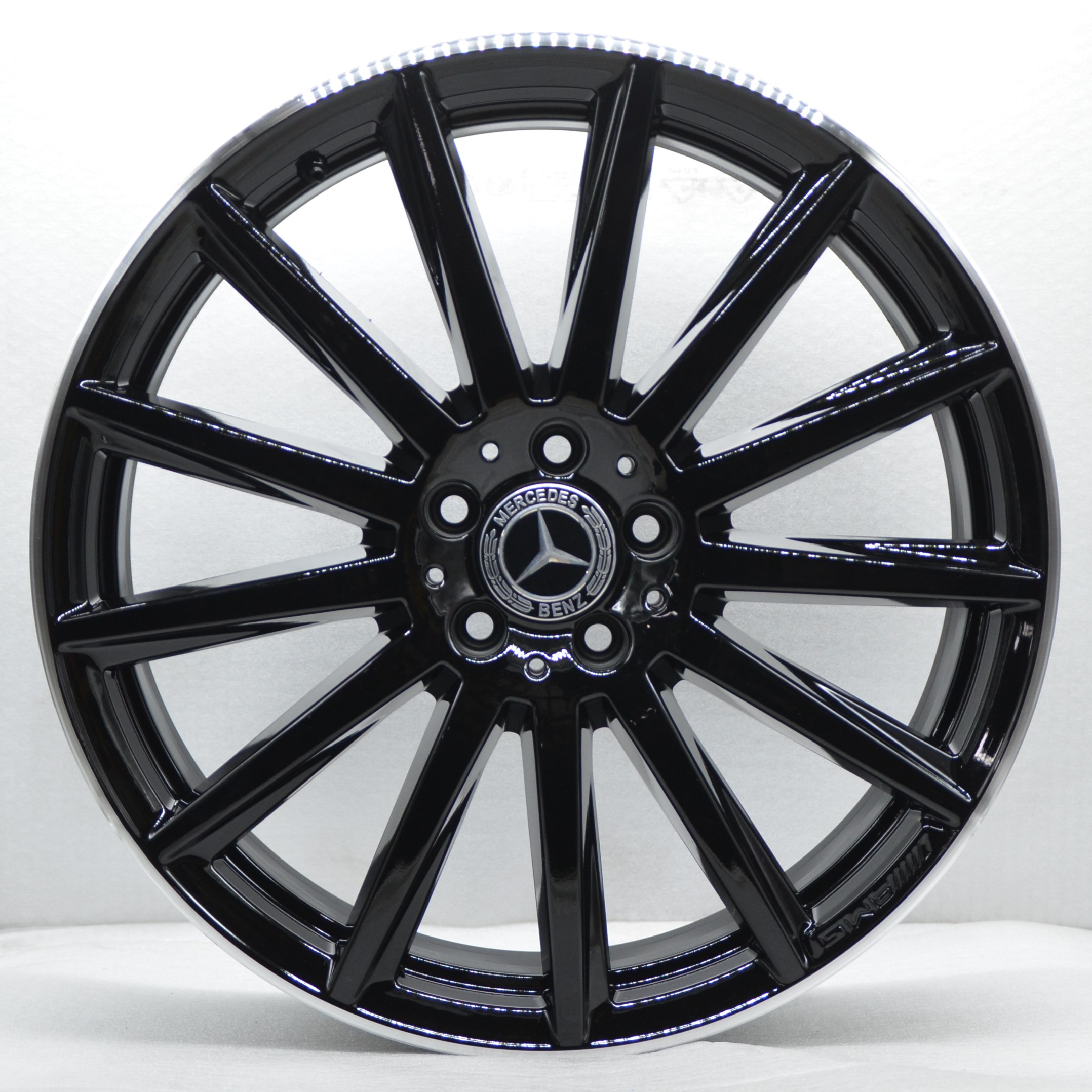 Mercedes Benz GLA GLB new AMG A2474011600 20"