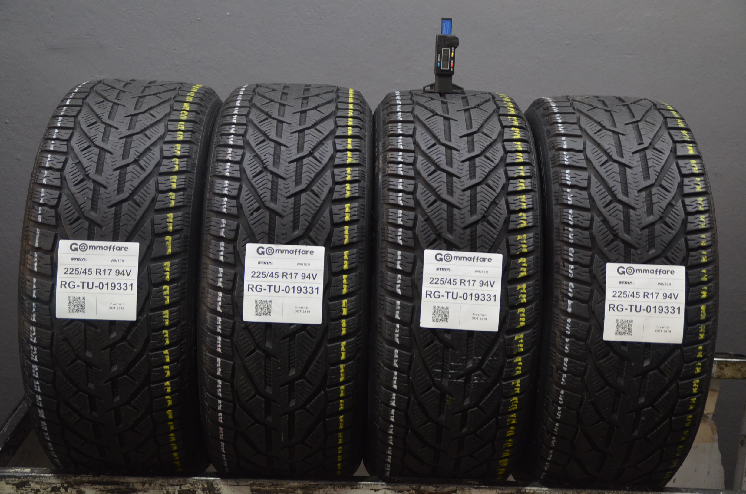 Strial WINTER 225/45 R17