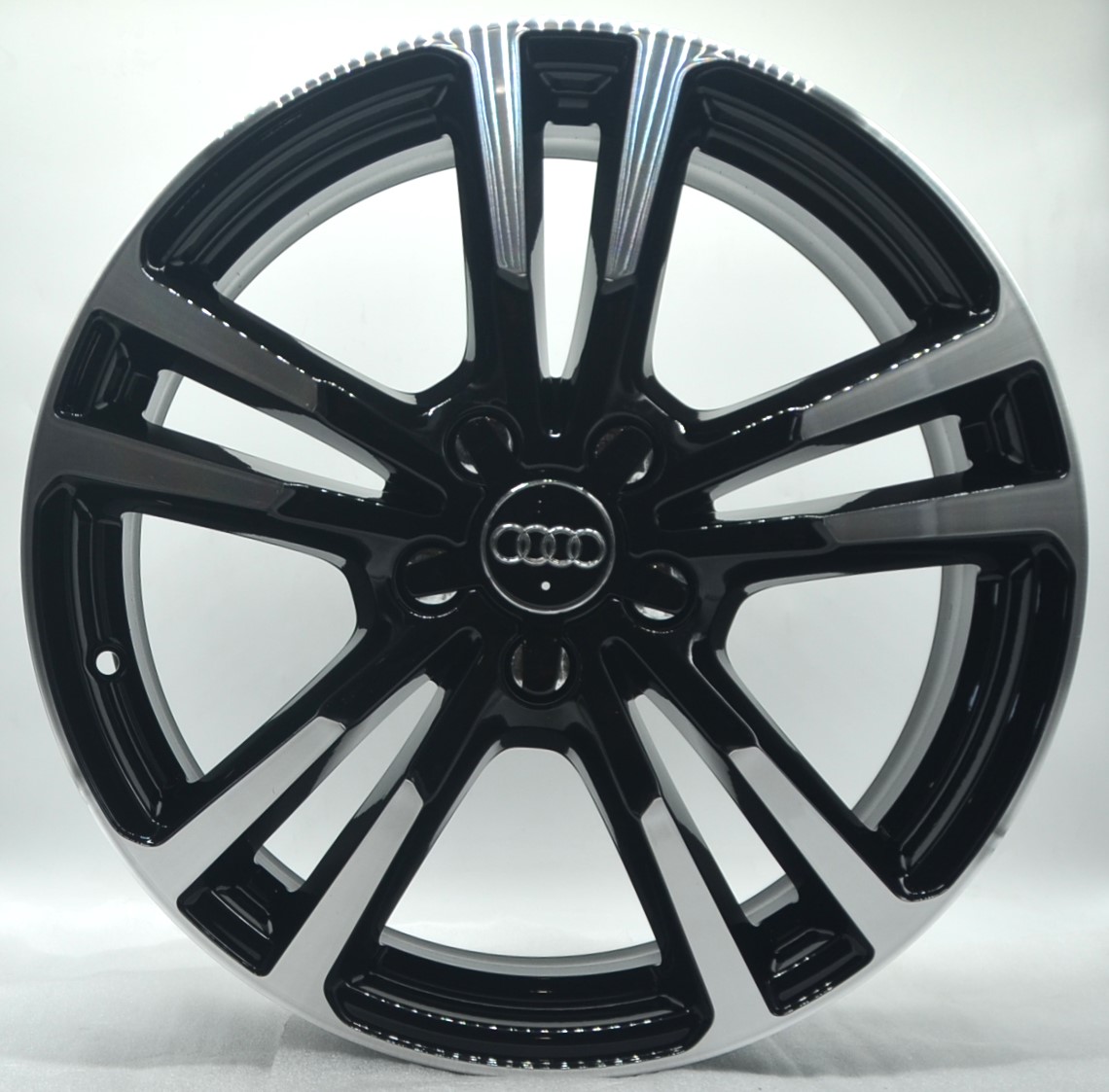 Audi A3 s-line Q2 Q3 - 8U0601025AJ 18"