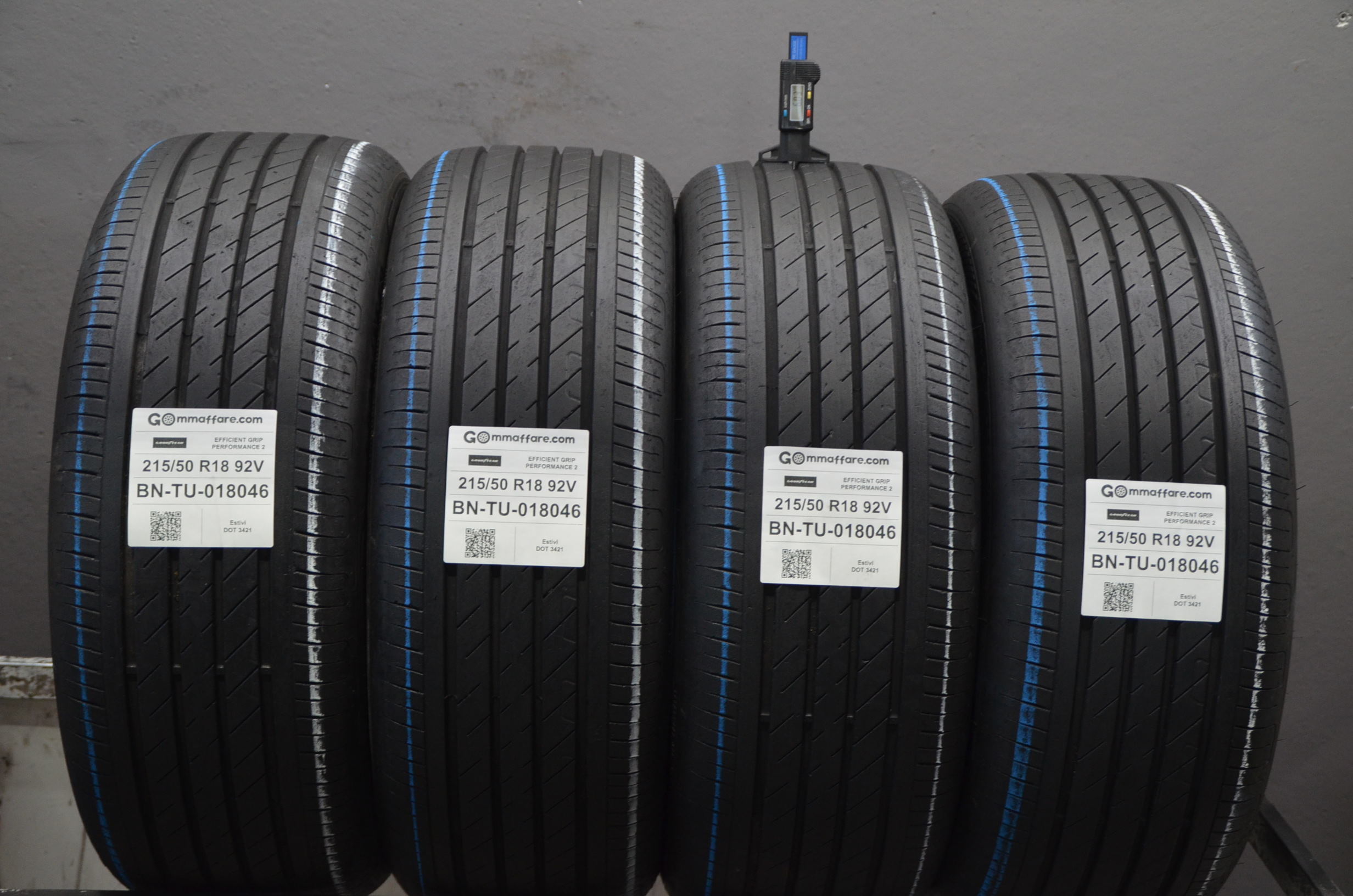 Goodyear EFFICIENT GRIP PERFORMANCE 2 215/50 R18