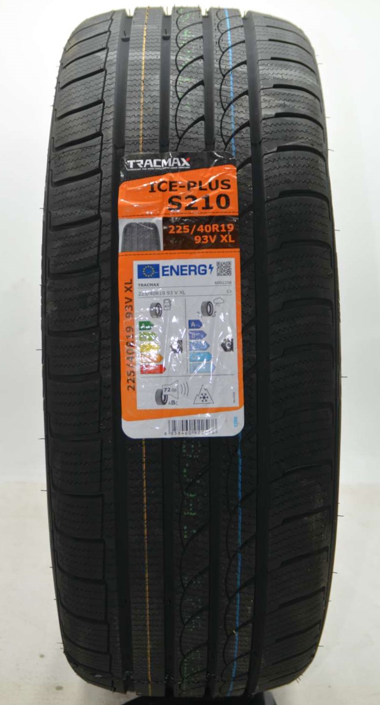 Tracmax S-210 XL 225/40 R19