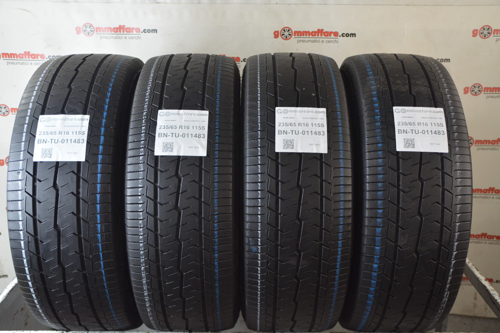 Toyo NANO ENERGY VAN 235/65 R16