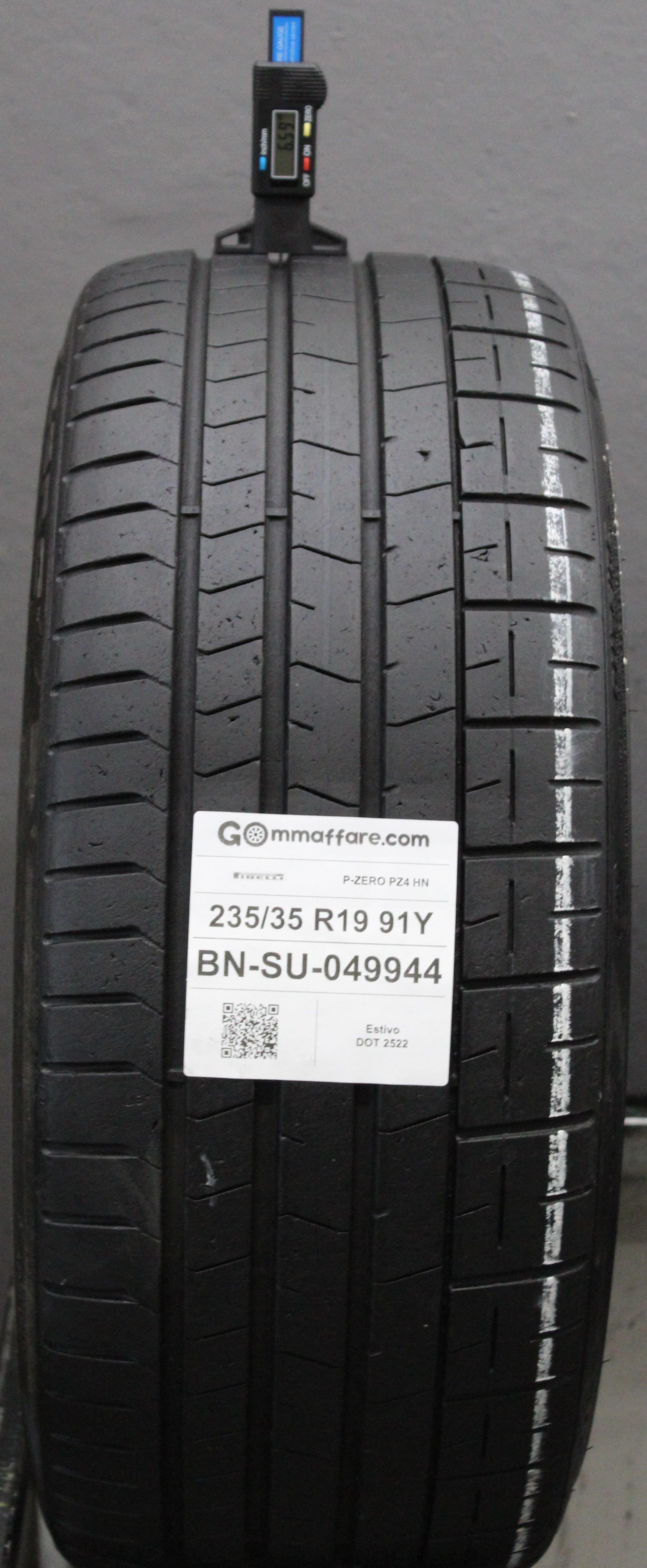 Pirelli P-ZERO PZ4 HN 235/35 R19