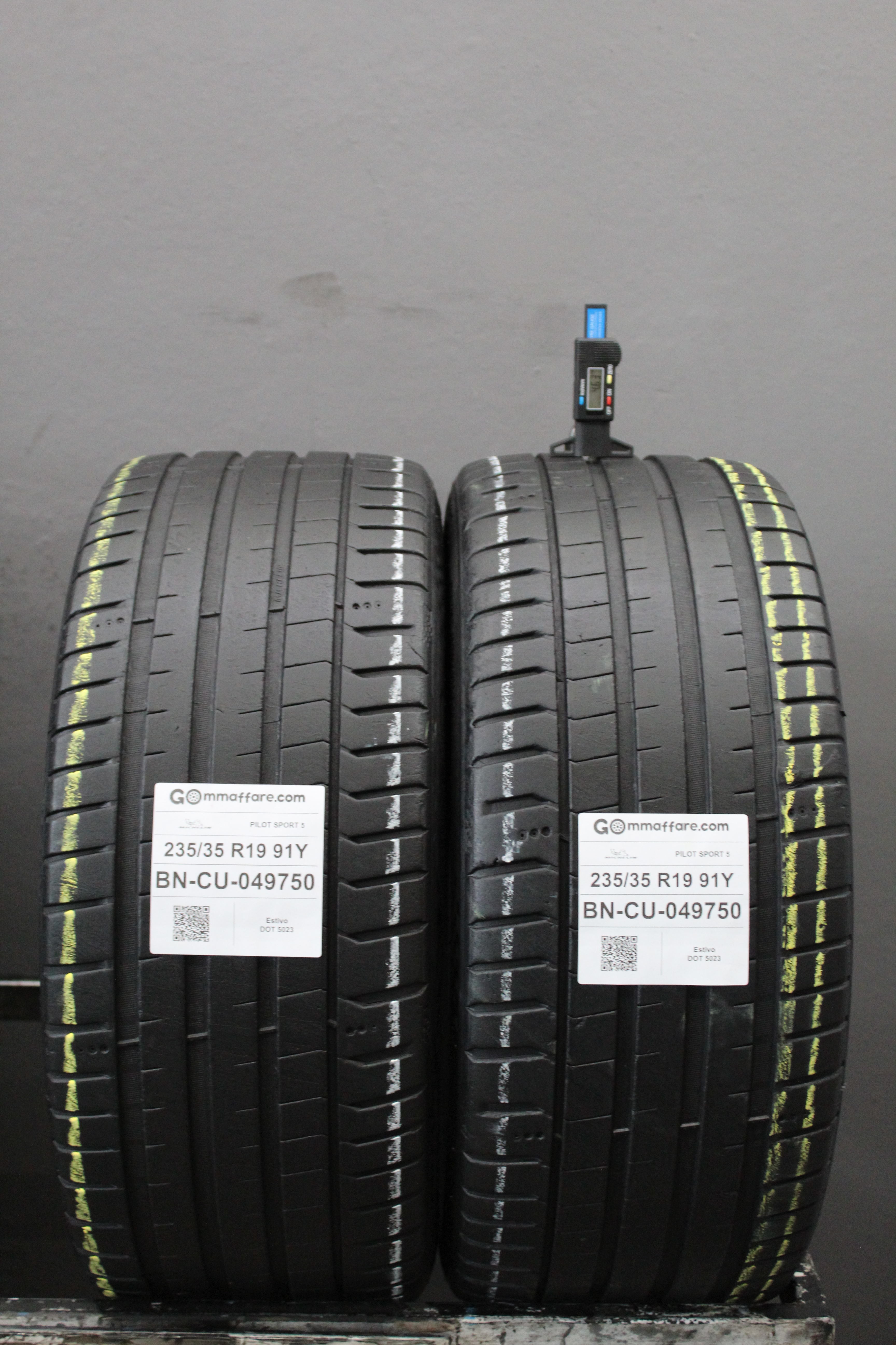 Michelin PILOT SPORT 5 235/35 R19