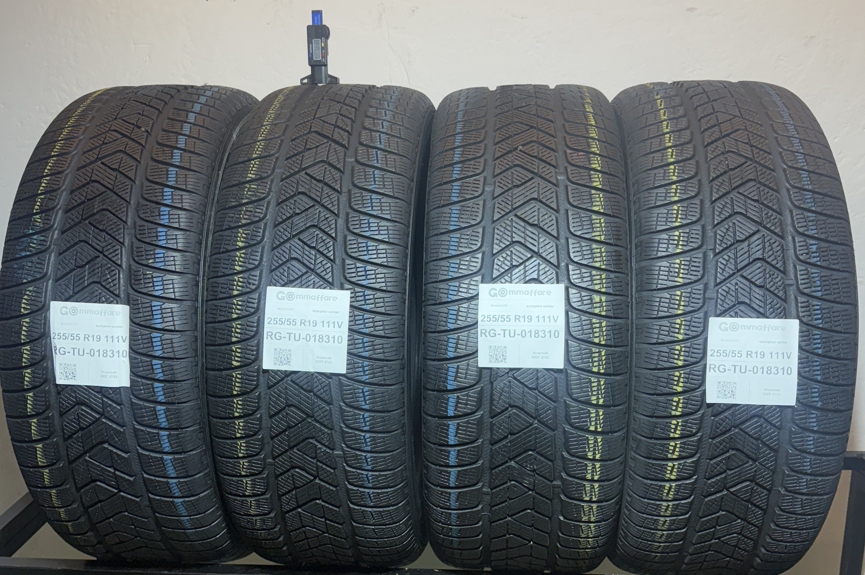 Pirelli scorpion winter 255/55 R19