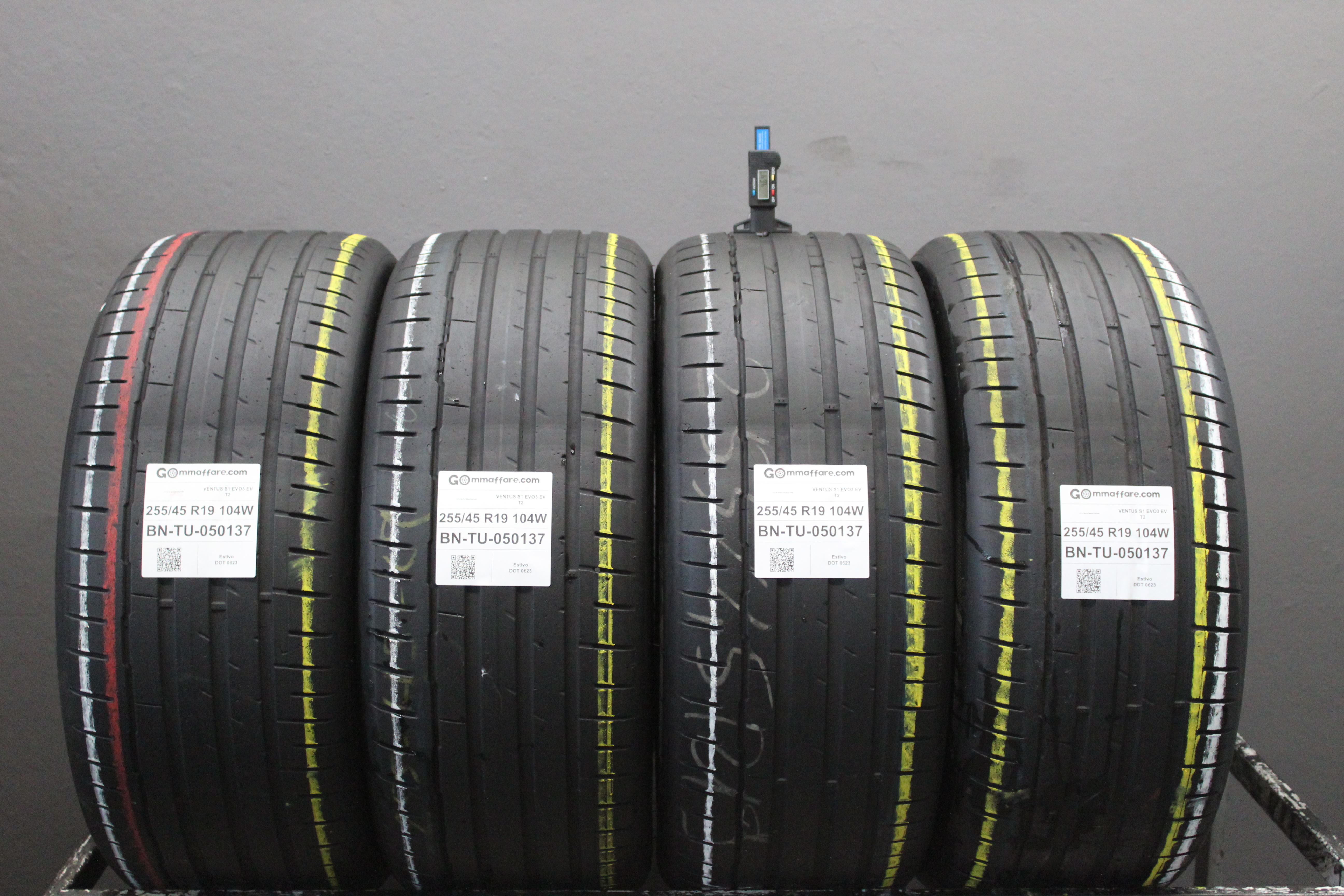 Hankook VENTUS S1 EVO3 EV T2 255/45 R19