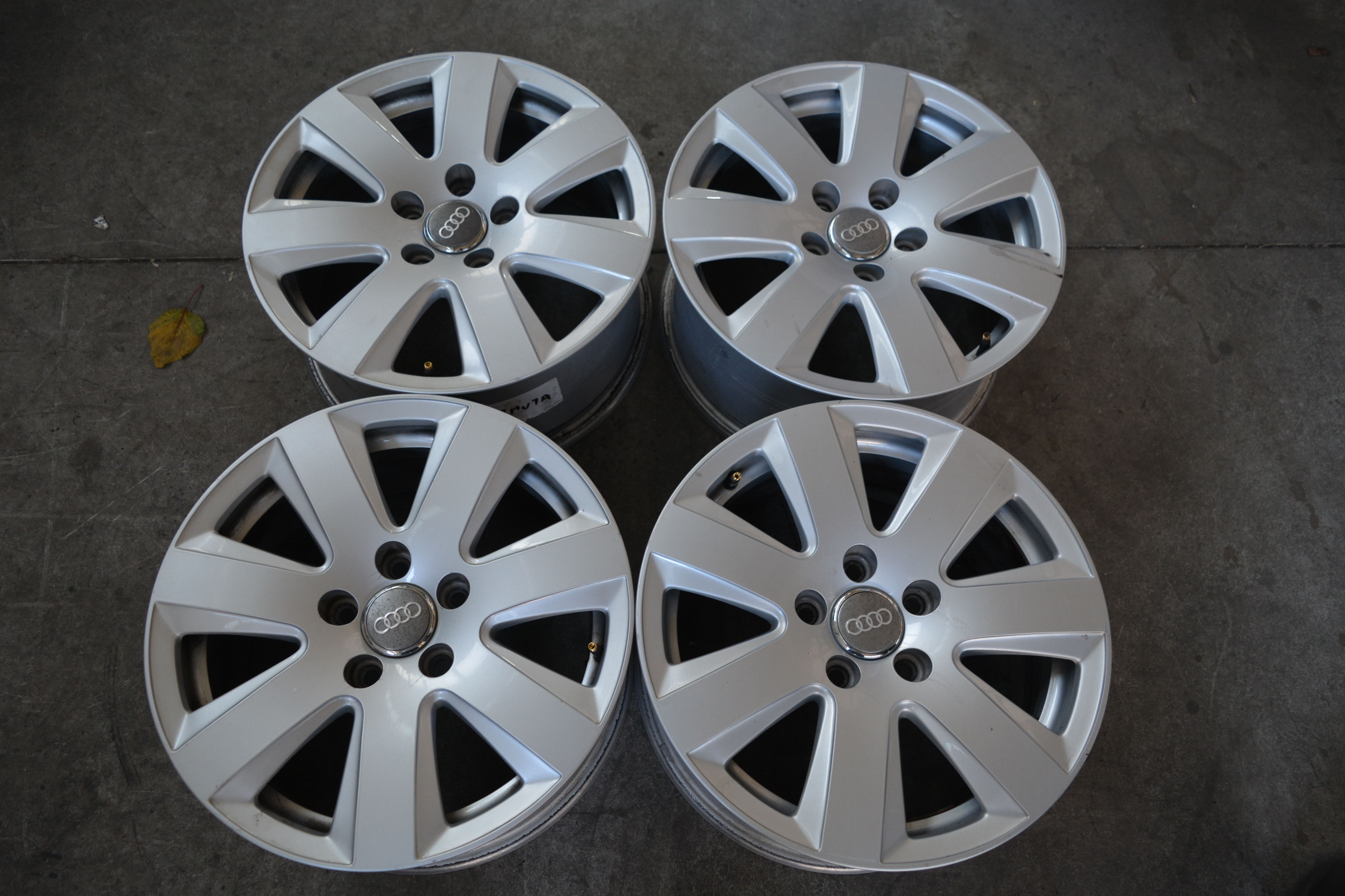 Audi A6 <2010 A3 Q2 Q3 GOLF 16"