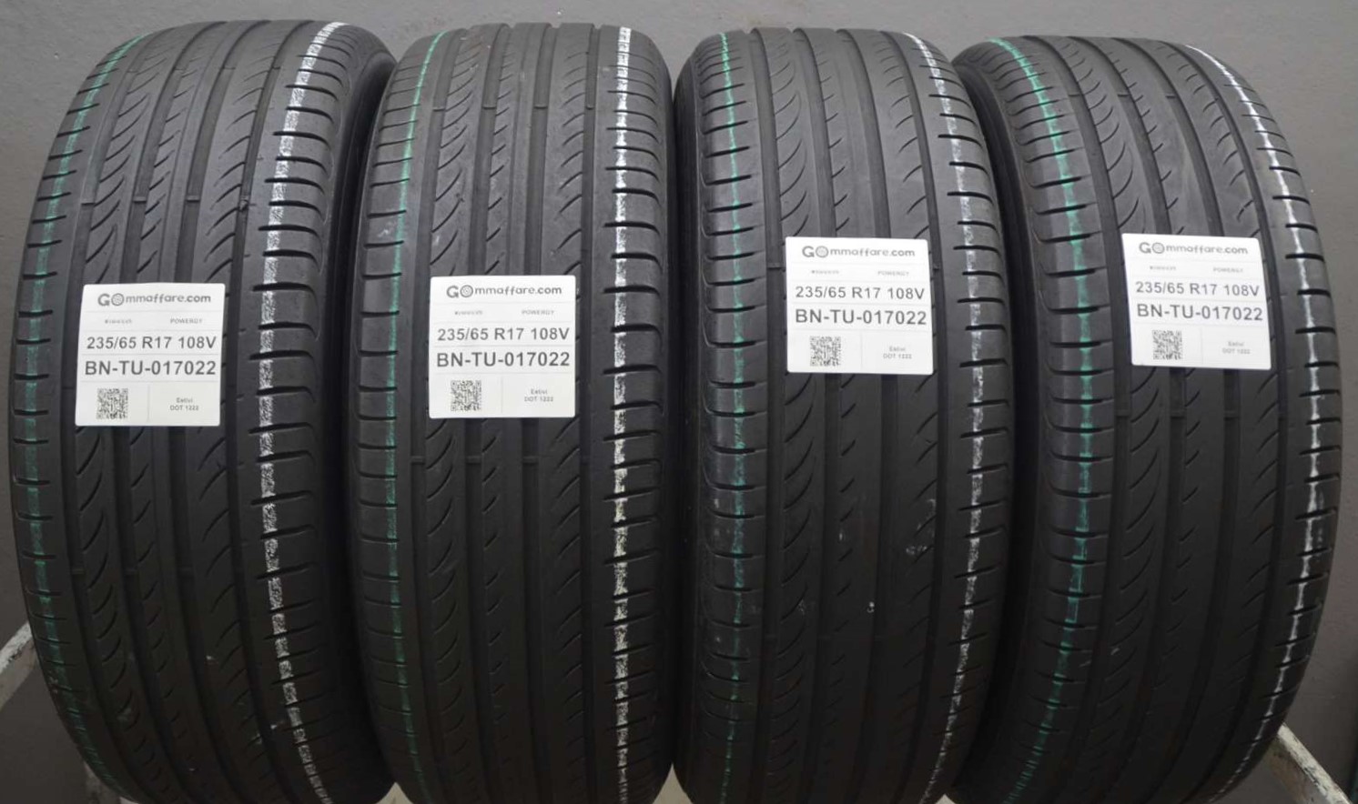 Pirelli POWERGY 235/65 R17