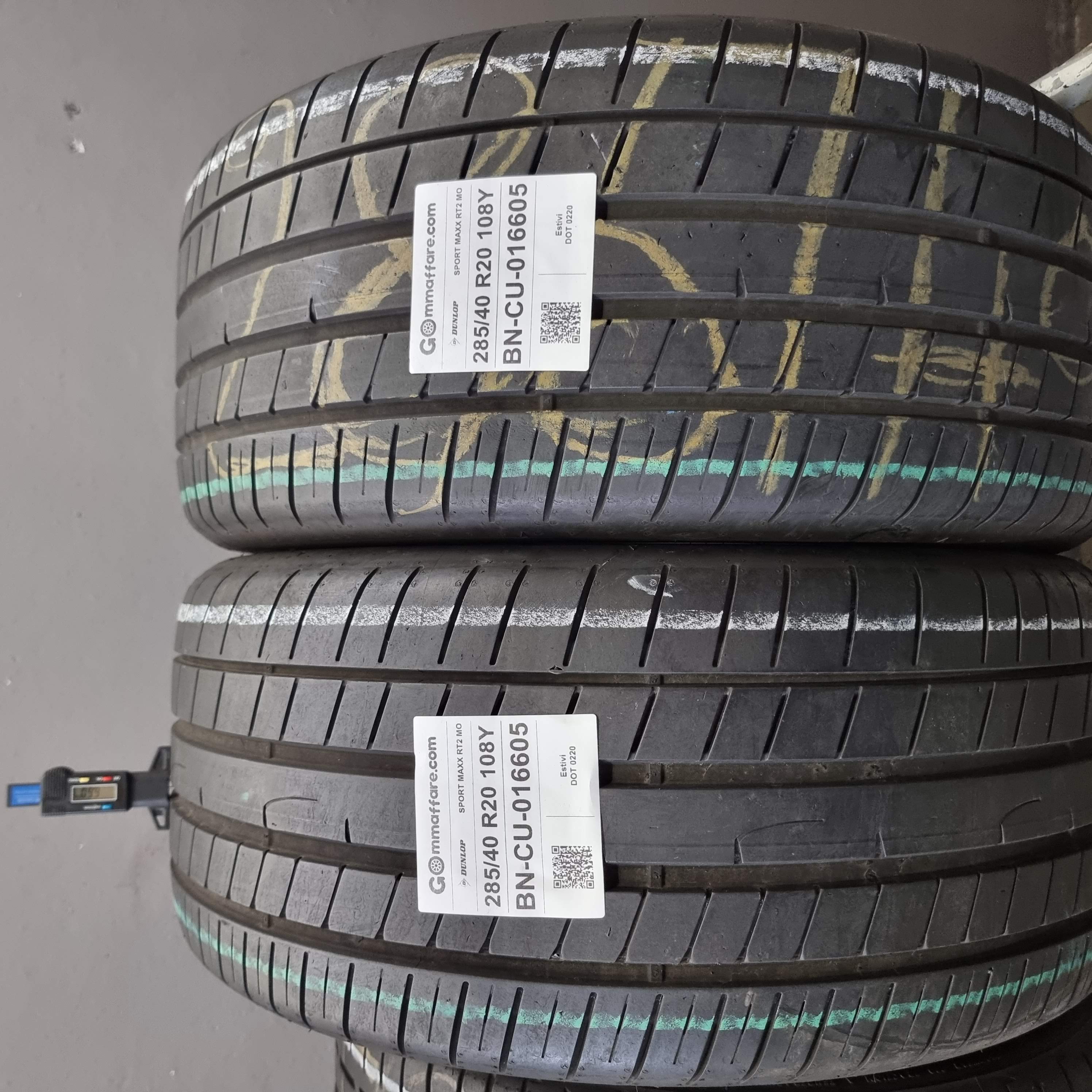 Dunlop SPORT MAXX RT2 MO 285/40 R20