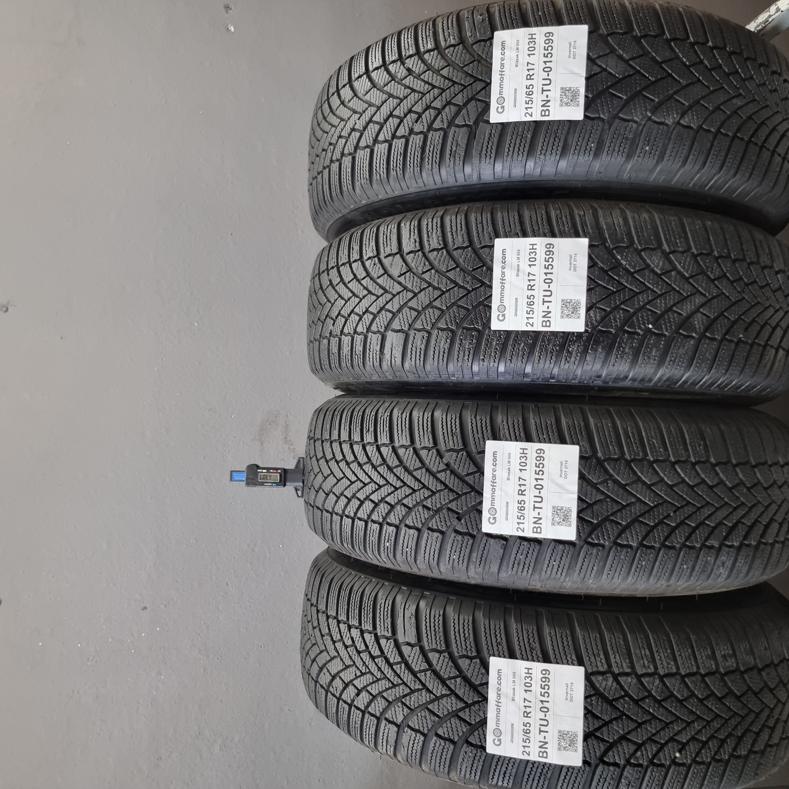 Bridgestone Blizzak LM 005