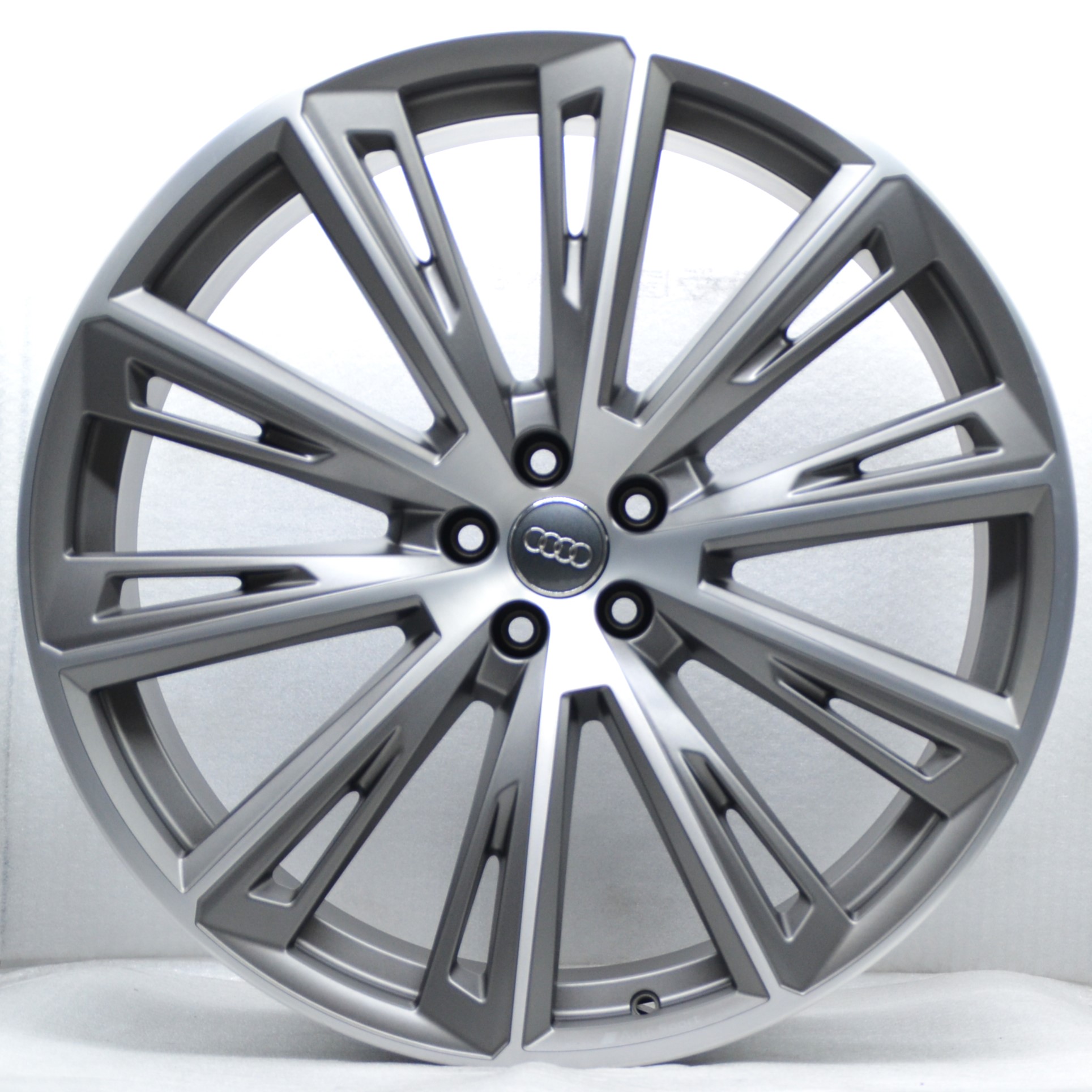 Audi Q8 SQ8 - 4M8601025R - 4M8601025AT