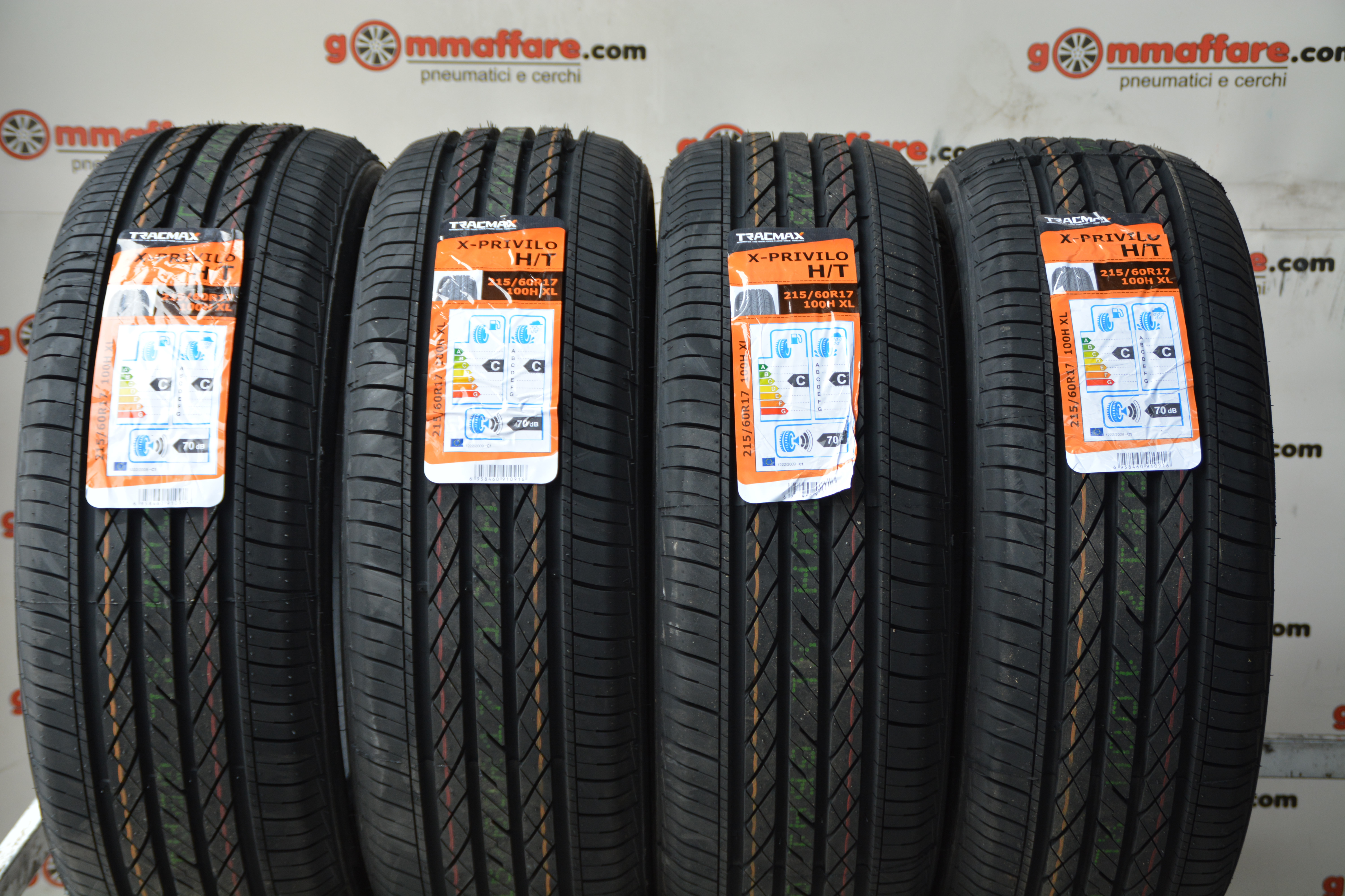 Tracmax X Privilo HT XL 215/60 R17