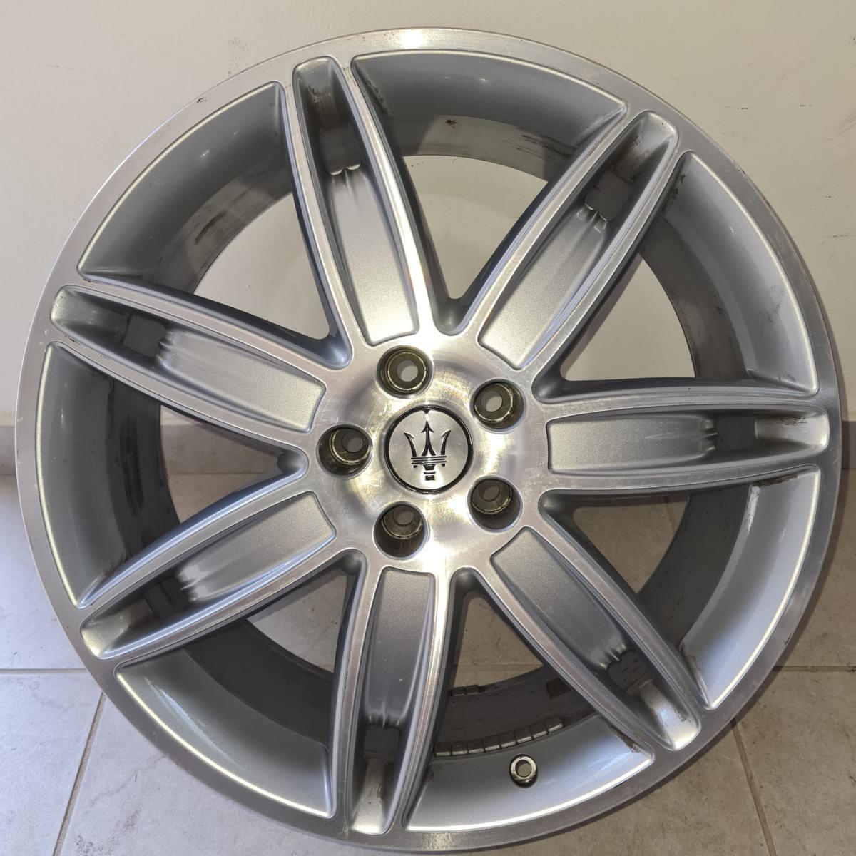 Maserati Quattroporte  670010622 (ANTERIORE) 20"