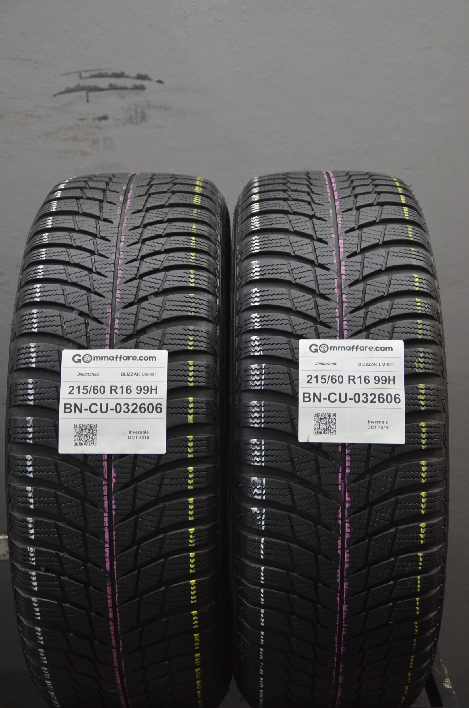 Bridgestone BLIZZAK LM-001 215/60 R16