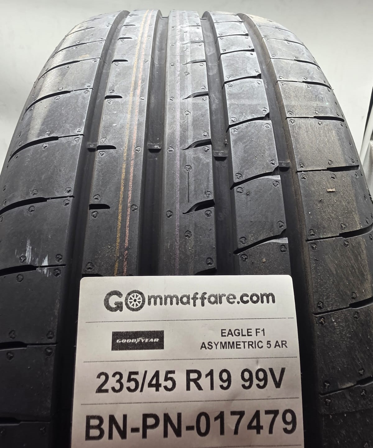 Goodyear EAGLE F1 ASYMMETRIC 5 AR 235/45 R19
