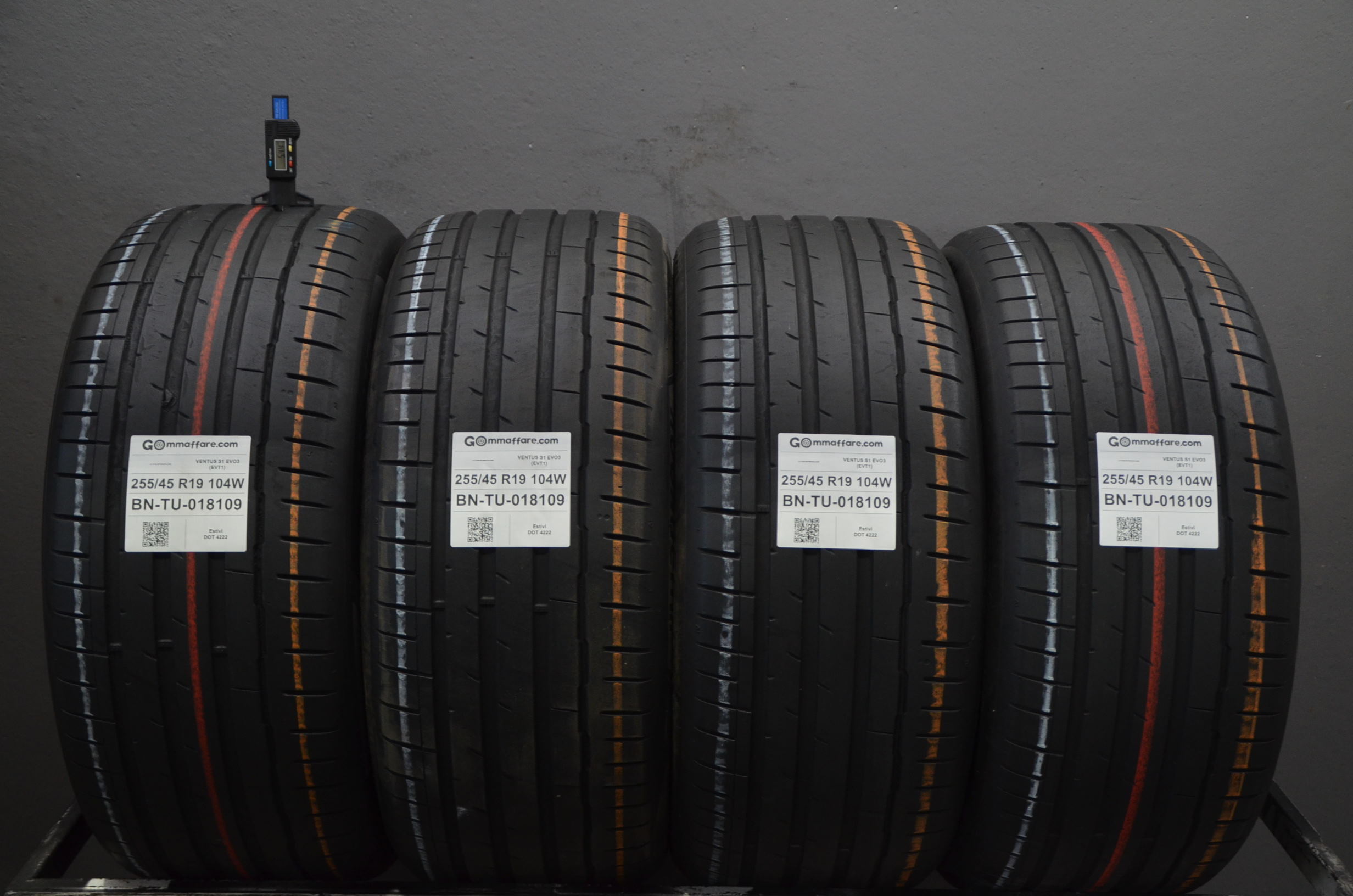Hankook VENTUS S1 EVO3 (EVT1) 255/45 R19