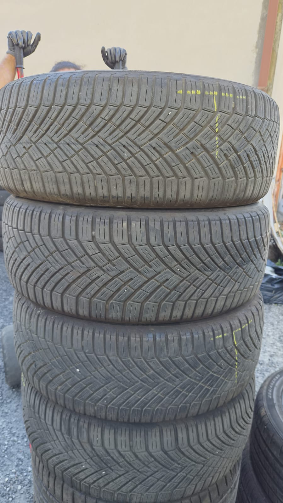 Continental ALL SEASON CONTACT 2