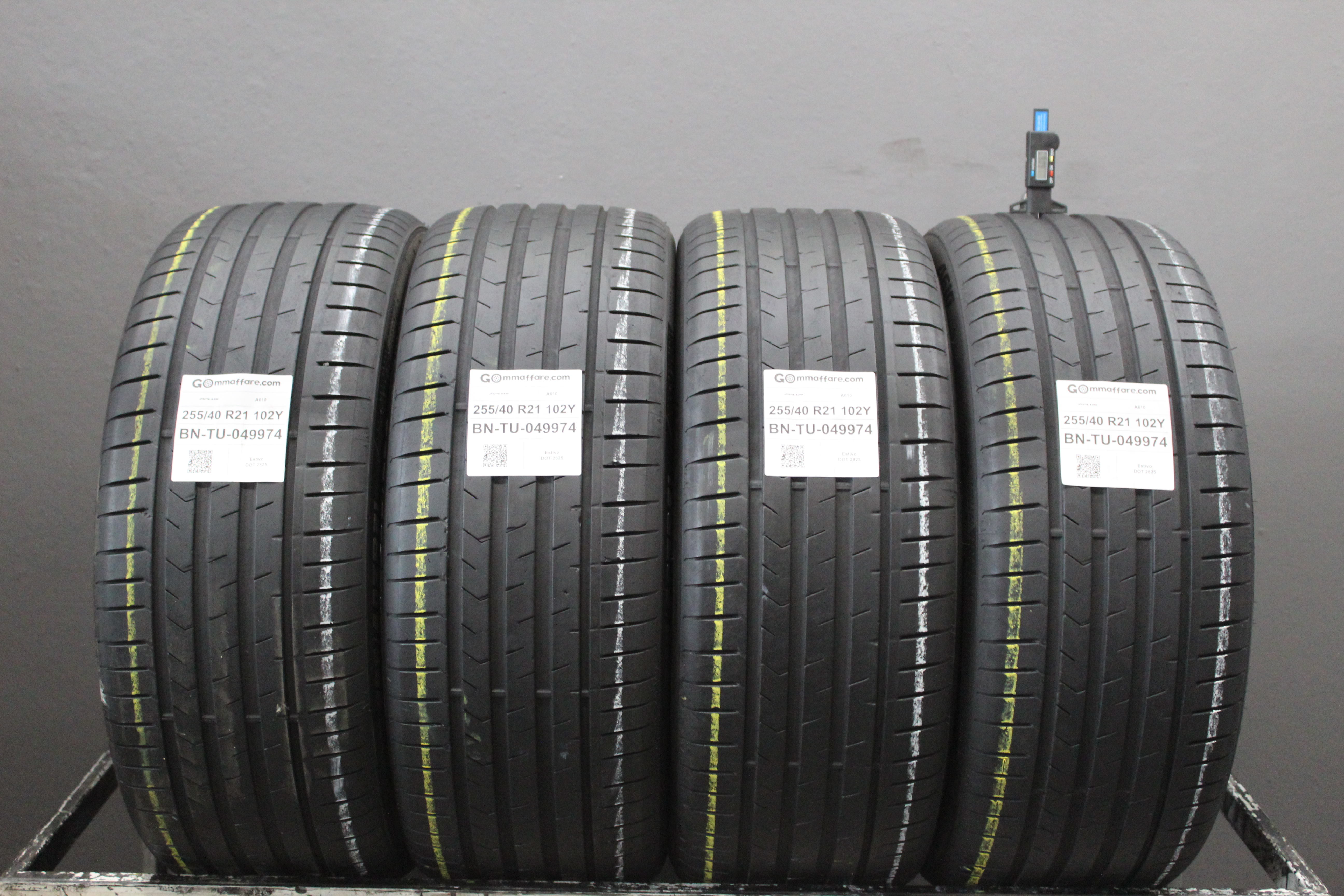 Aplus A610 255/40 R21