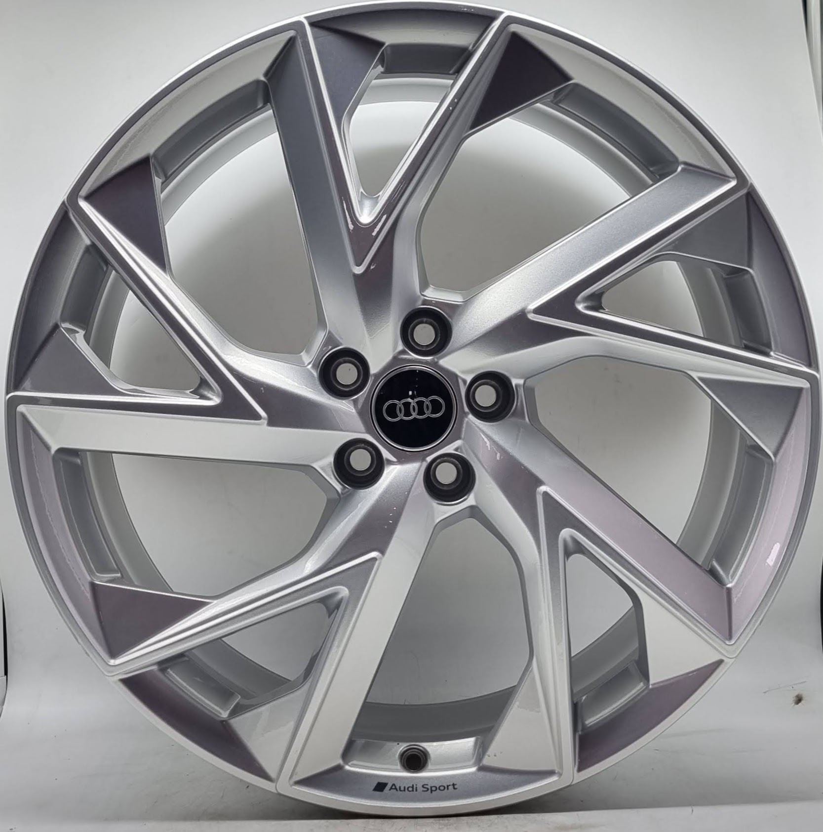 Audi Q3 RSQ3 F3 83A601025AD 21"