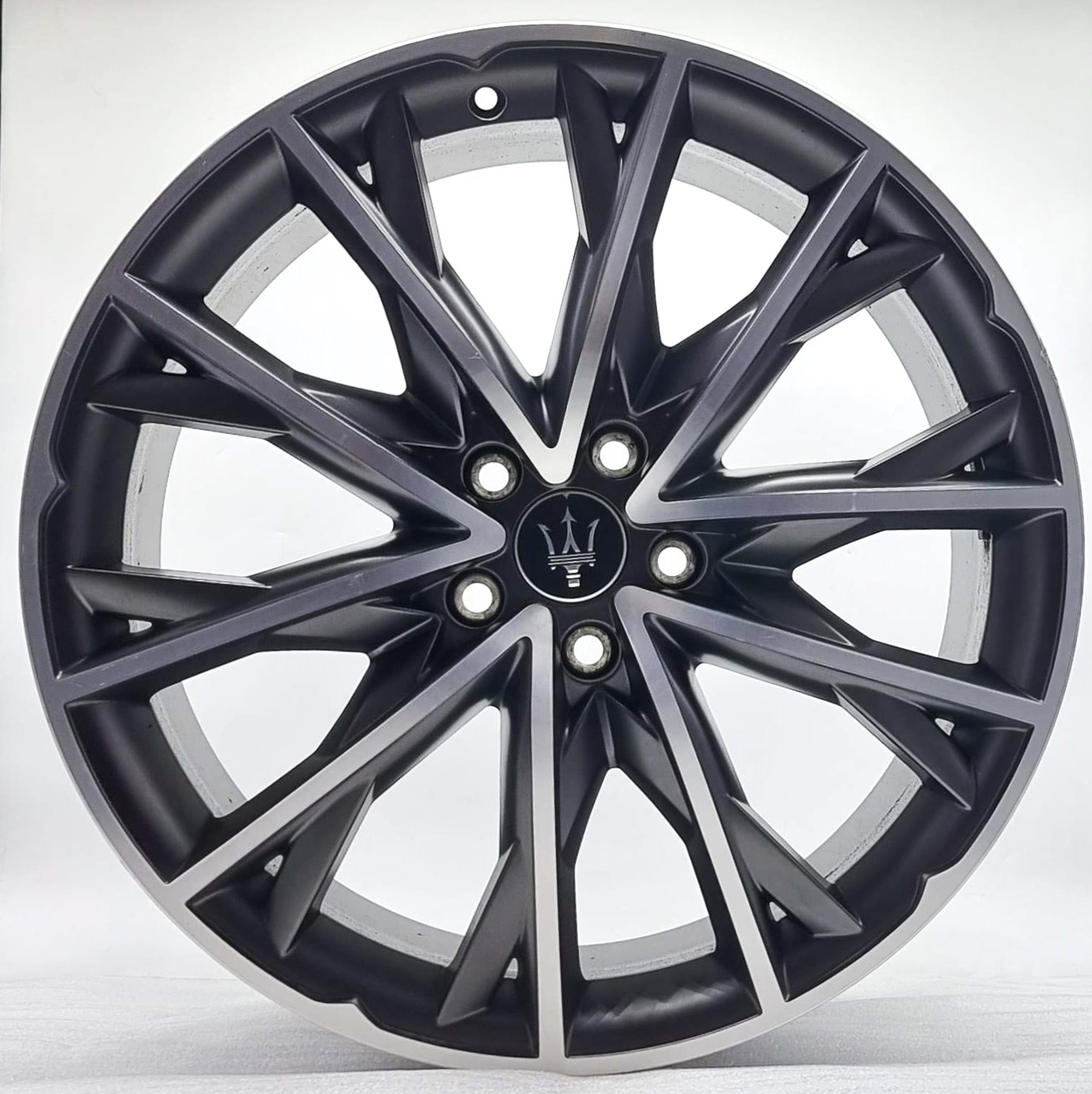 Maserati Ghibli Quattroporte (doppio canale) 20"