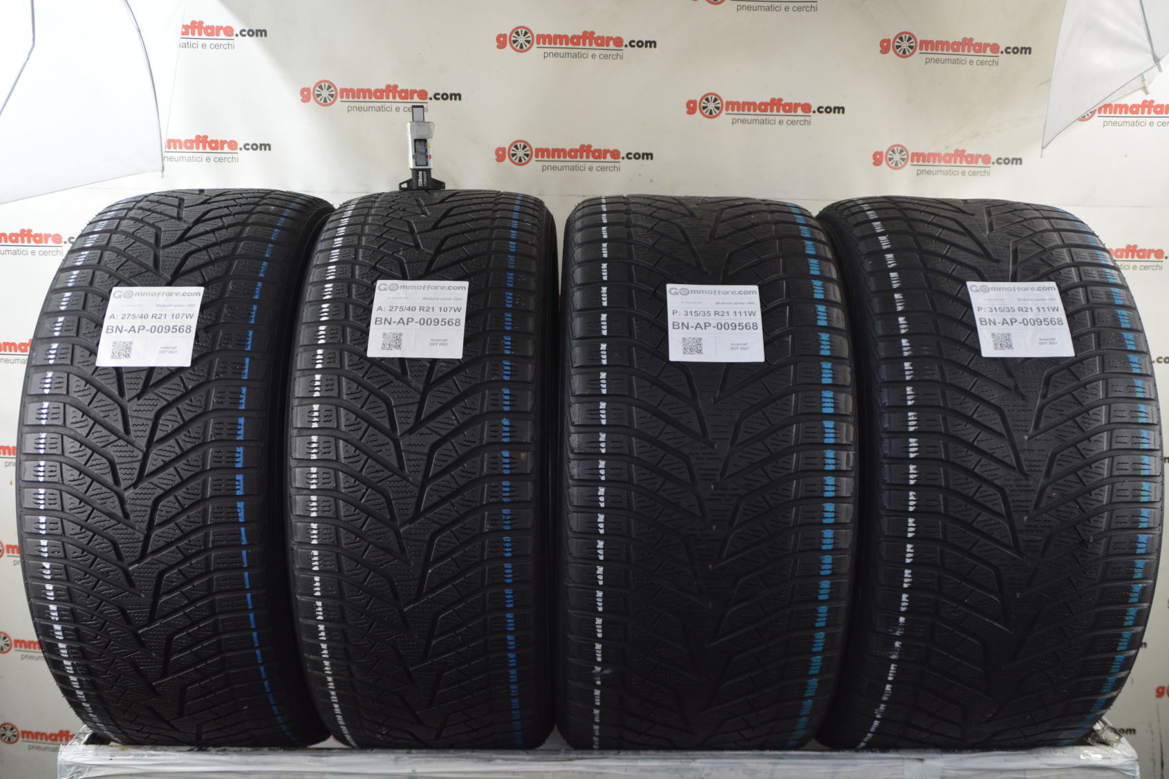 Yokohama BluEarth winter v905 275/40 R21