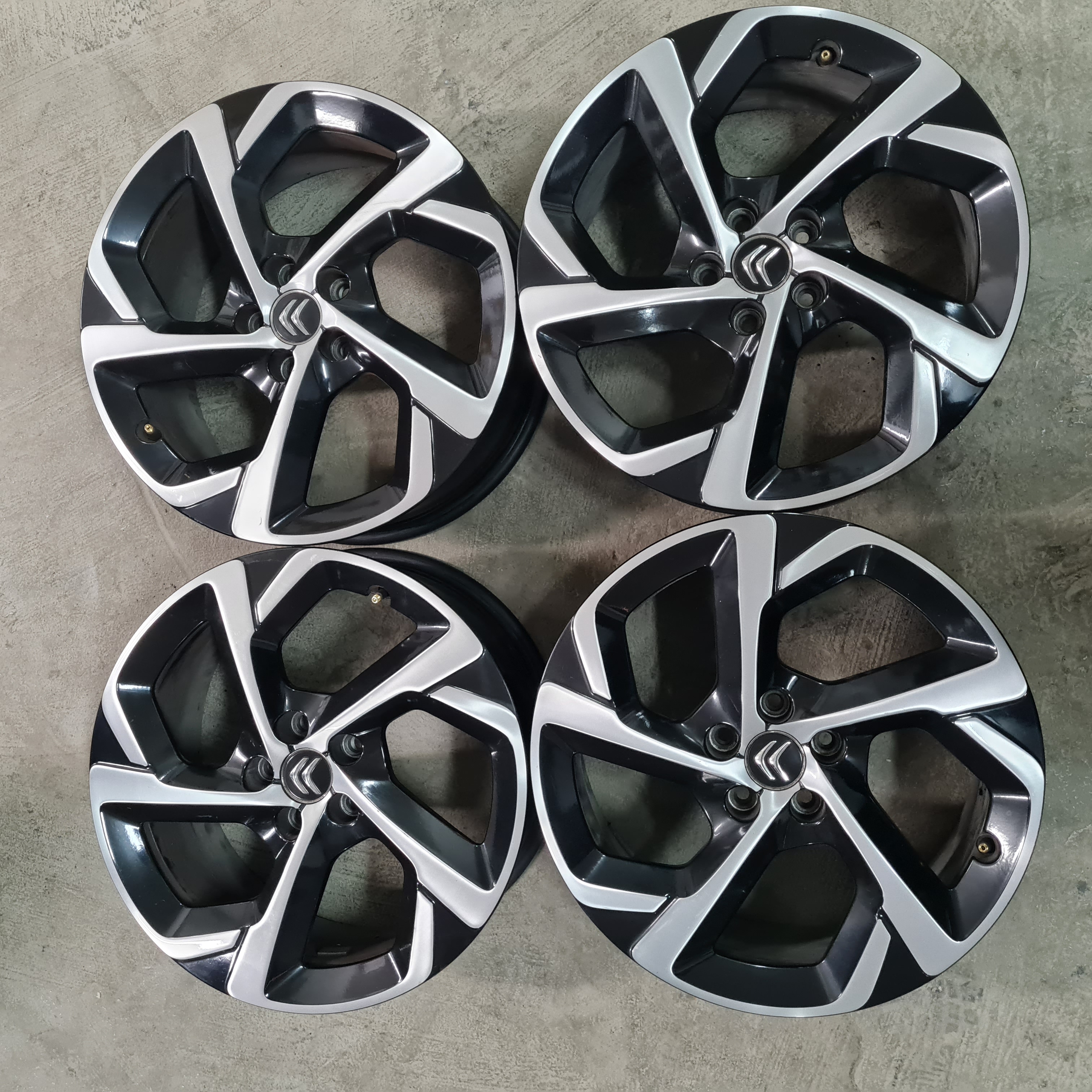 Citroen C5 AIRCROSS SWIRL  9828110677 18"