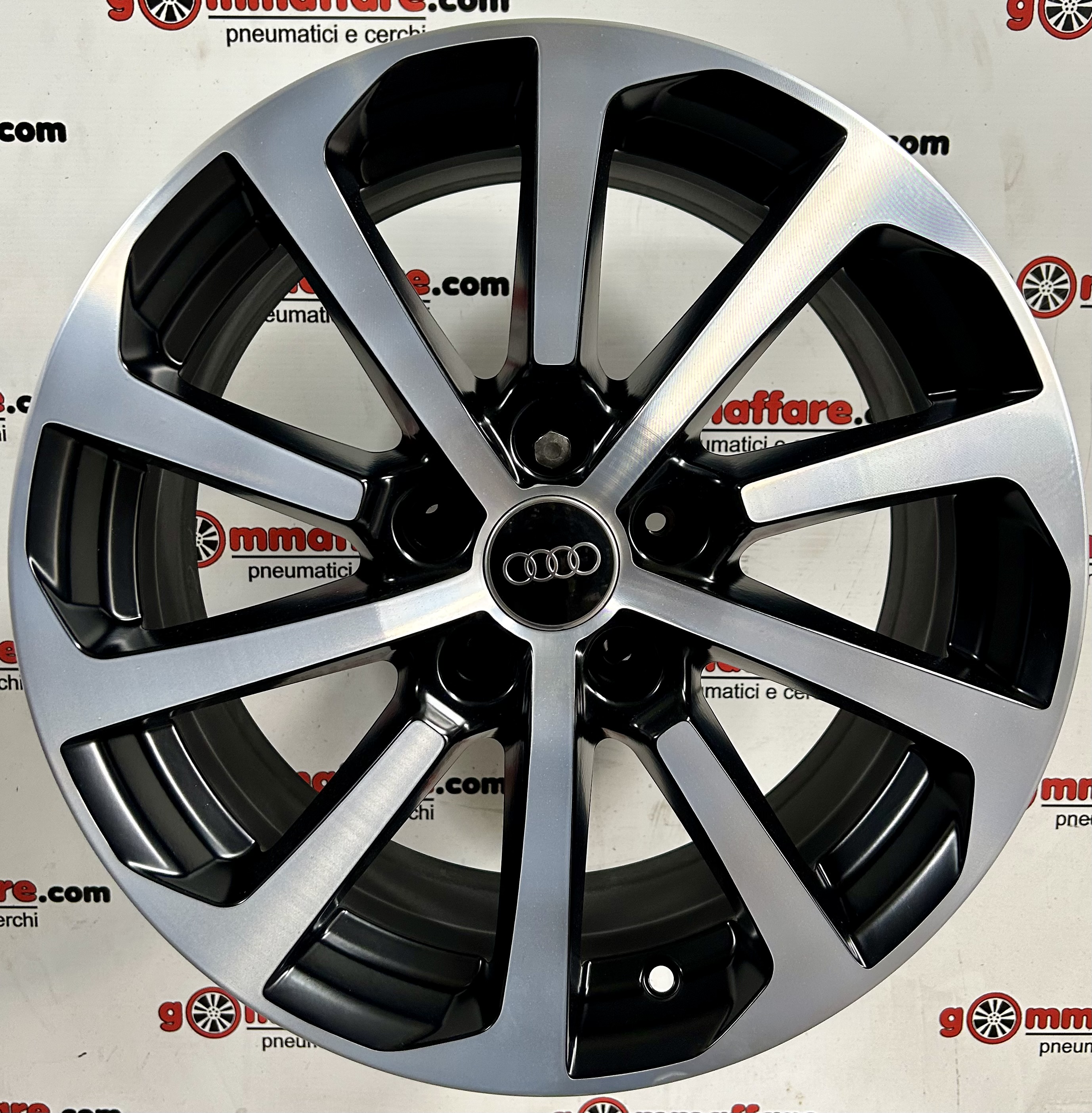 Audi A3 New - 8V0601025DM