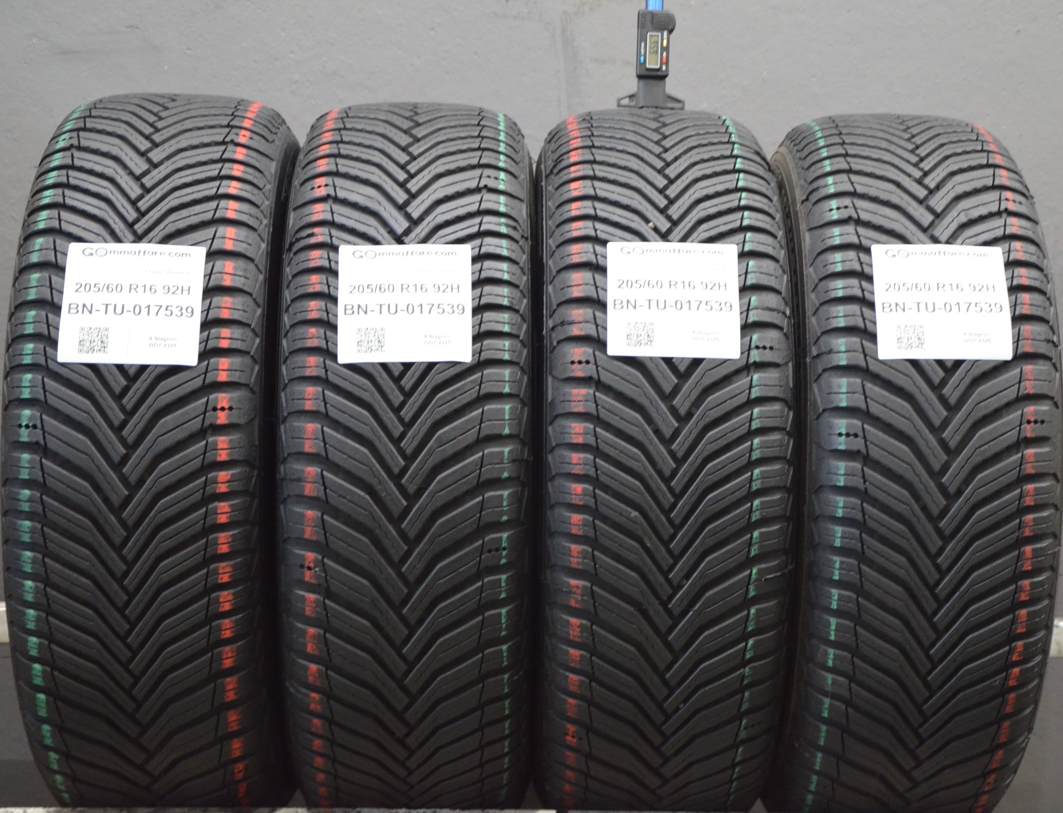 Michelin Cross Climate 2 205/60 R16