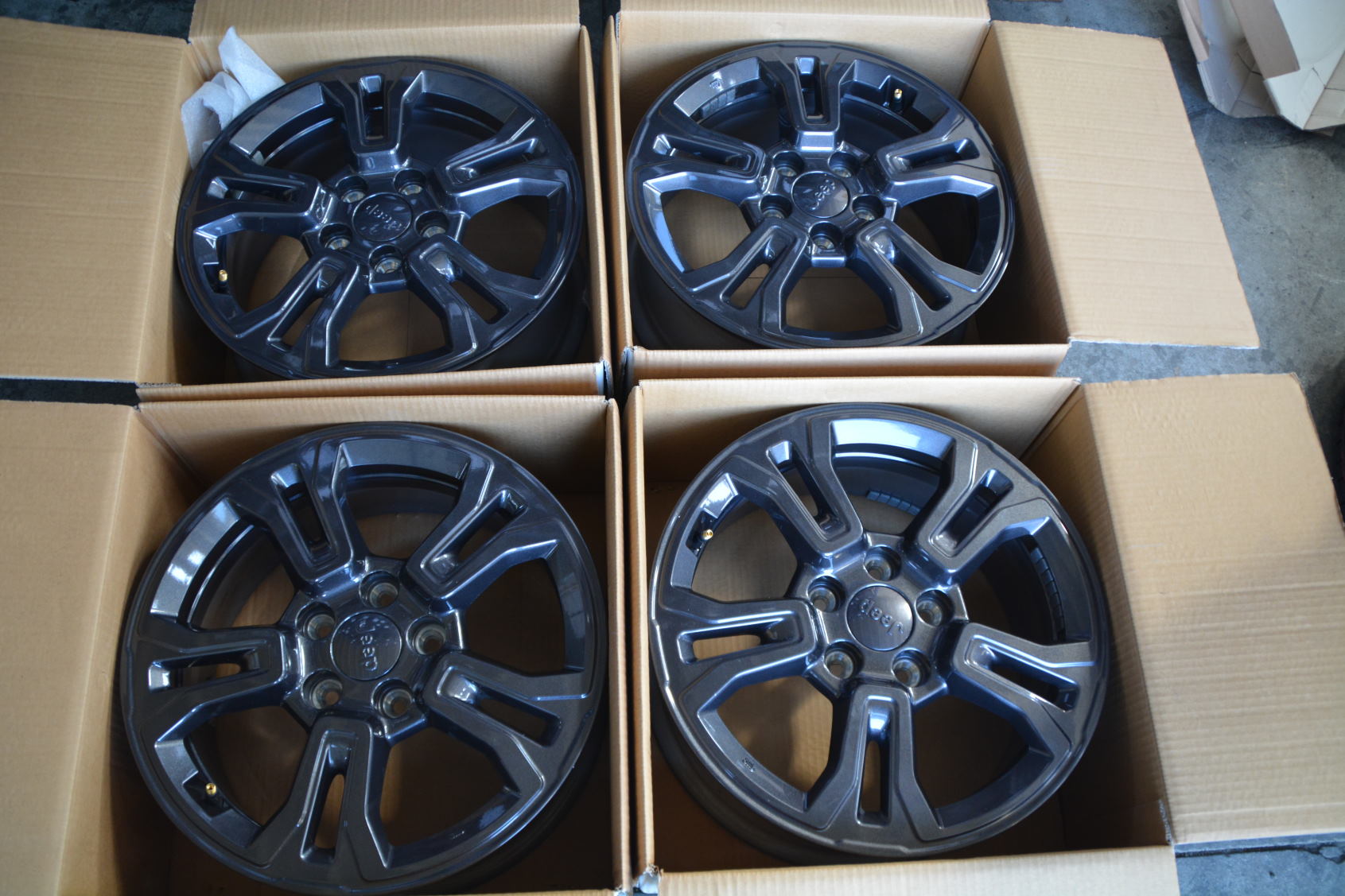 Jeep Mopar RENEGADE NEW 16"