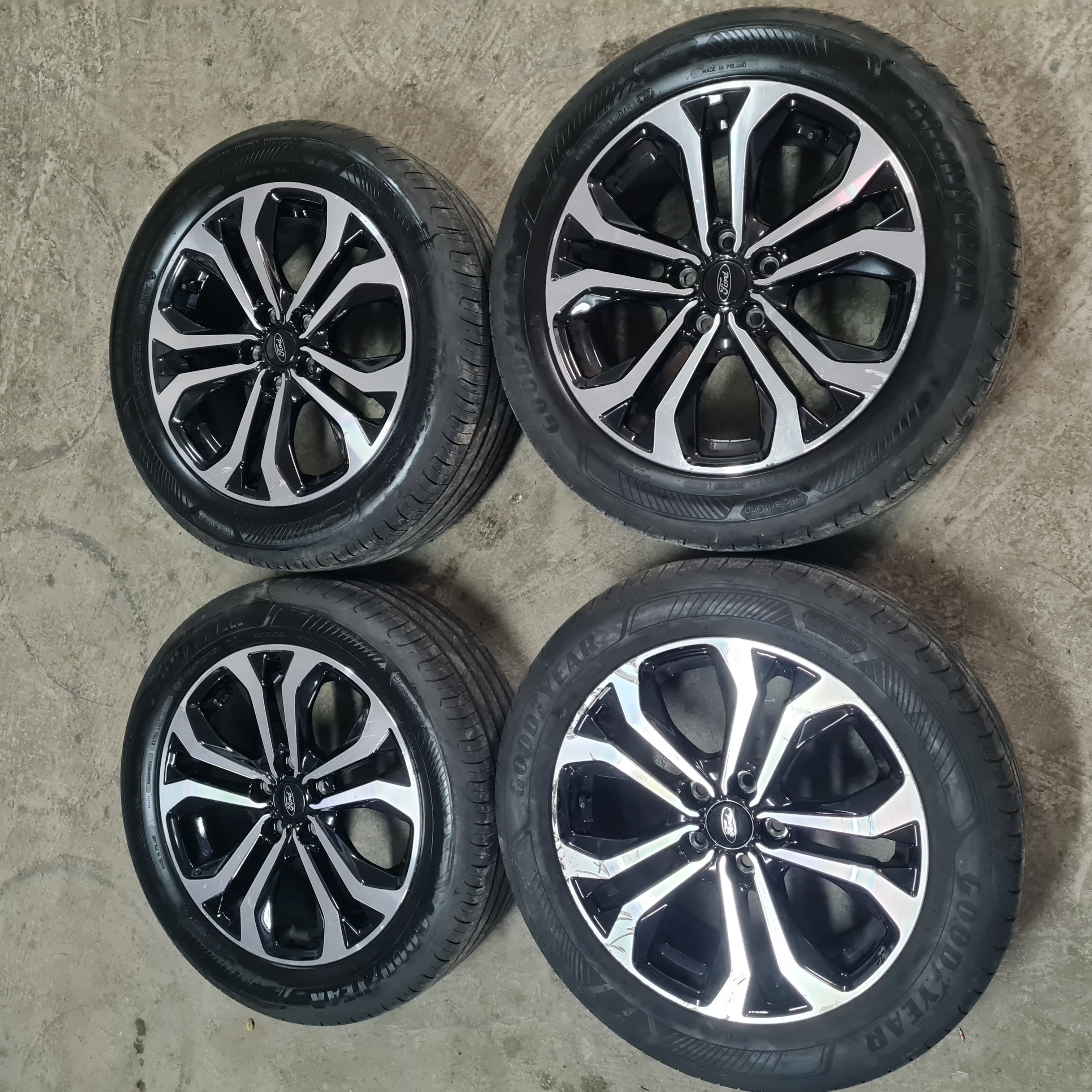 Goodyear EFFICIENT GRIP PERFORMANCE 2 XL 215/55 R17