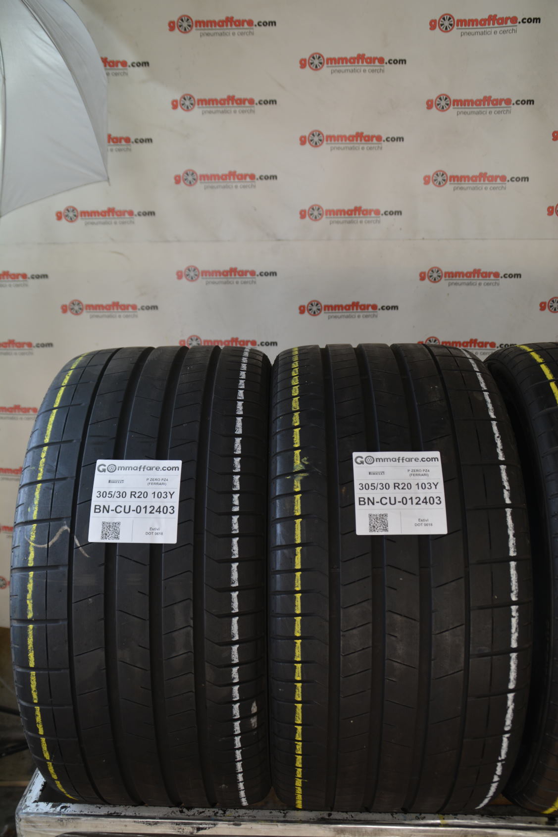 Pirelli P ZERO PZ4 (FERRARI) 305/30 R20