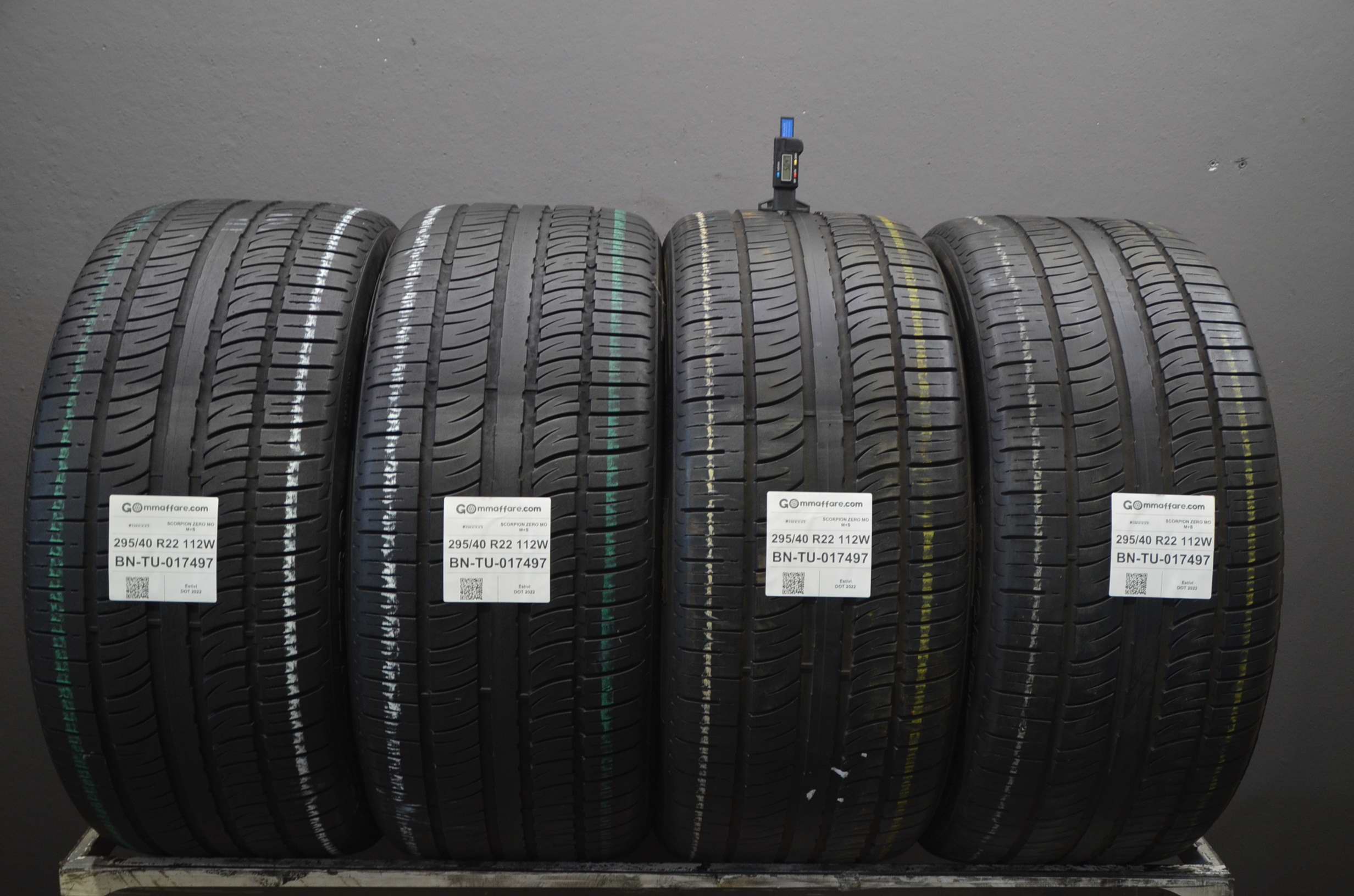 Pirelli SCORPION ZERO MO M+S 295/40 R22