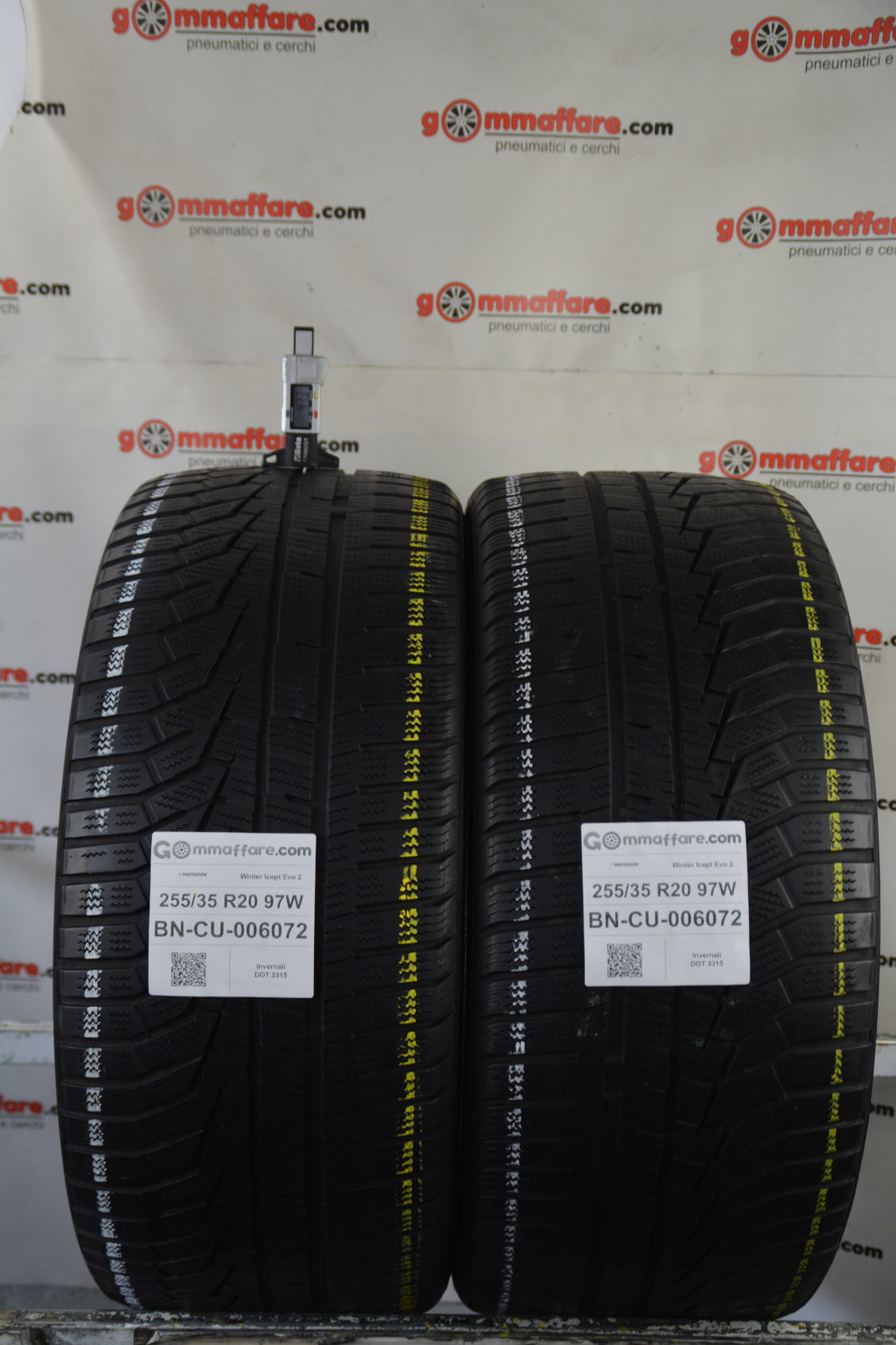 Hankook Winter Icept Evo 2 255/35 R20