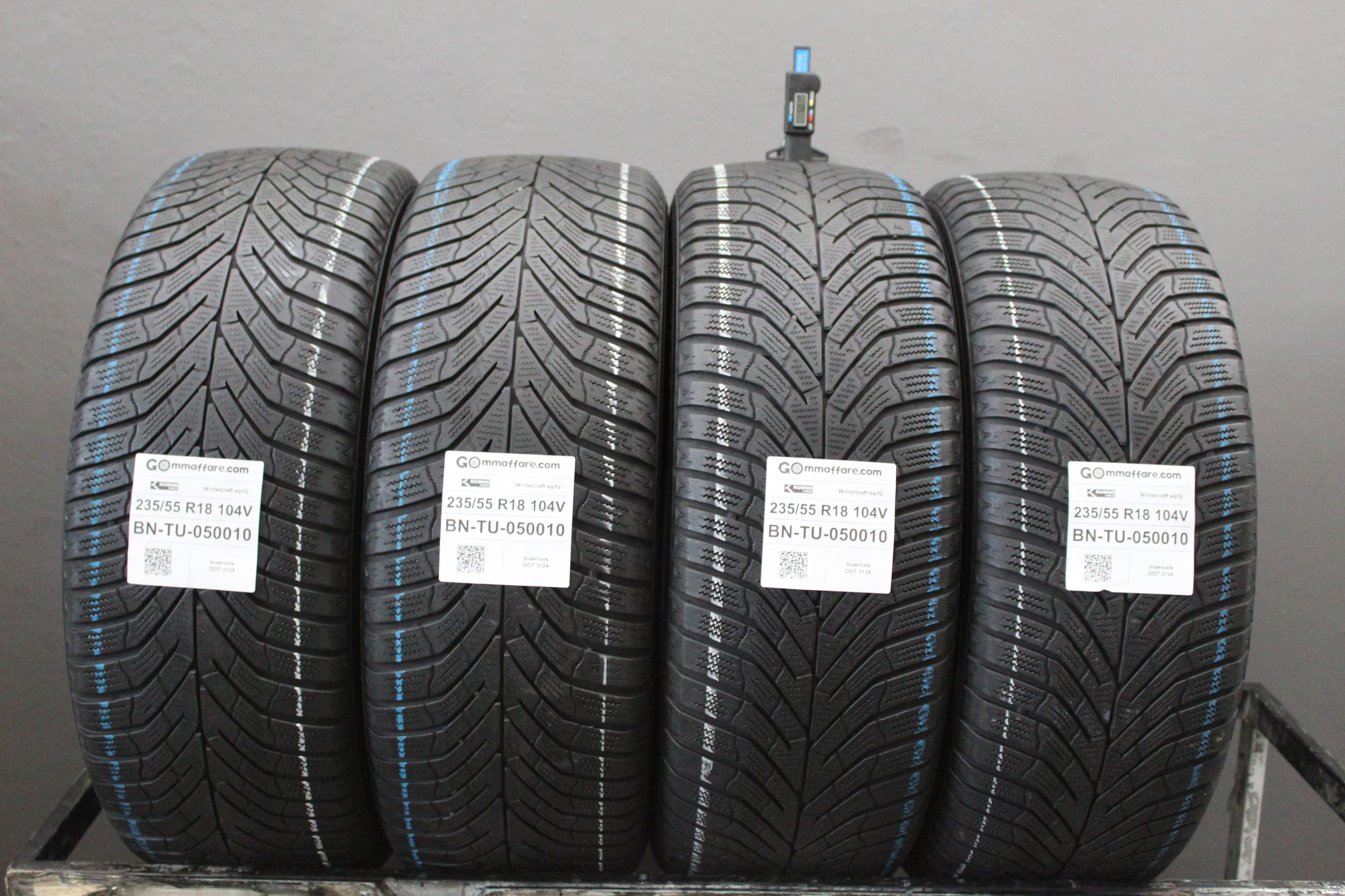 Kumho Tire Wintercraft wp52 235/55 R18