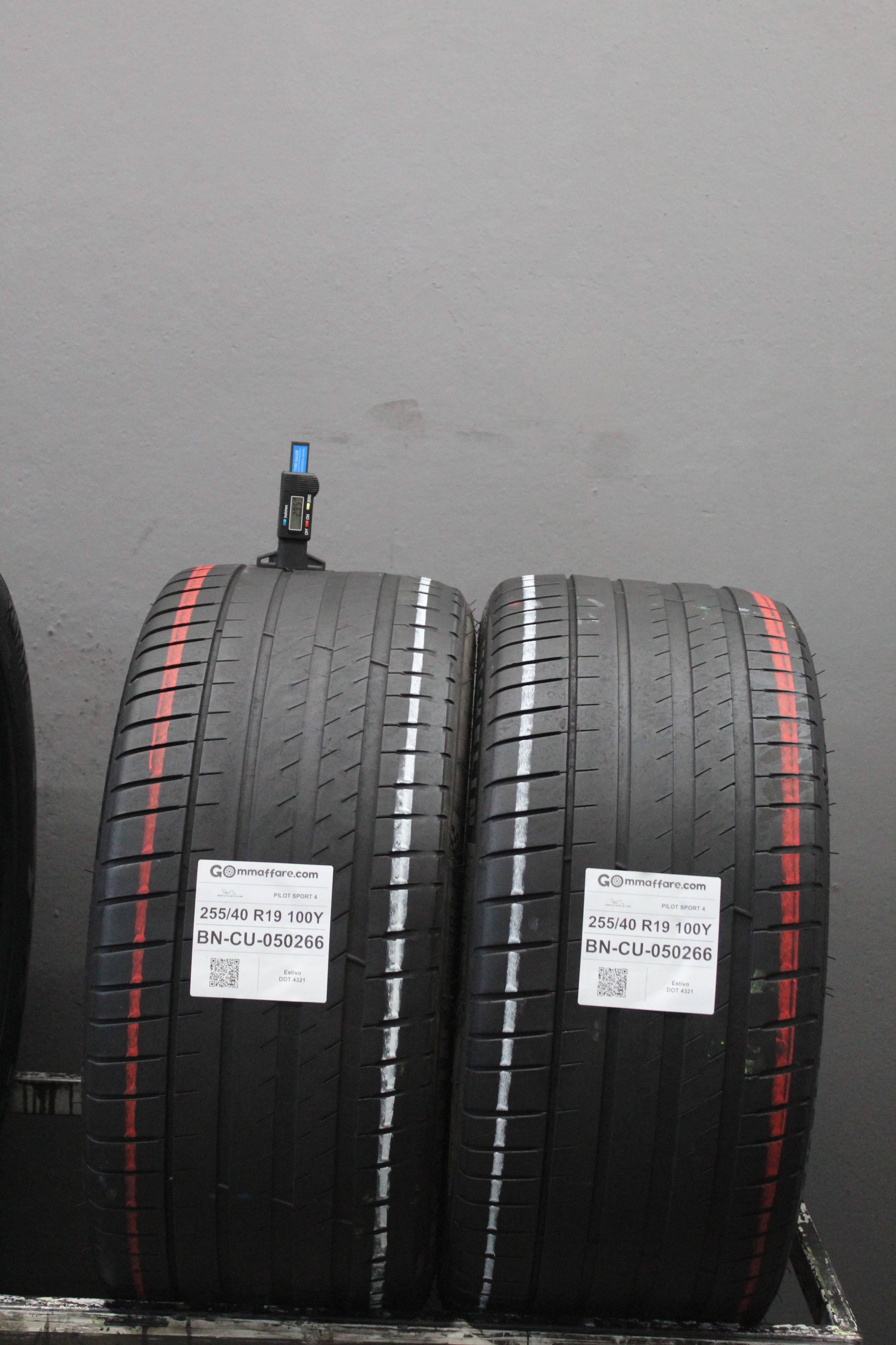 Michelin PILOT SPORT 4 255/40 R19