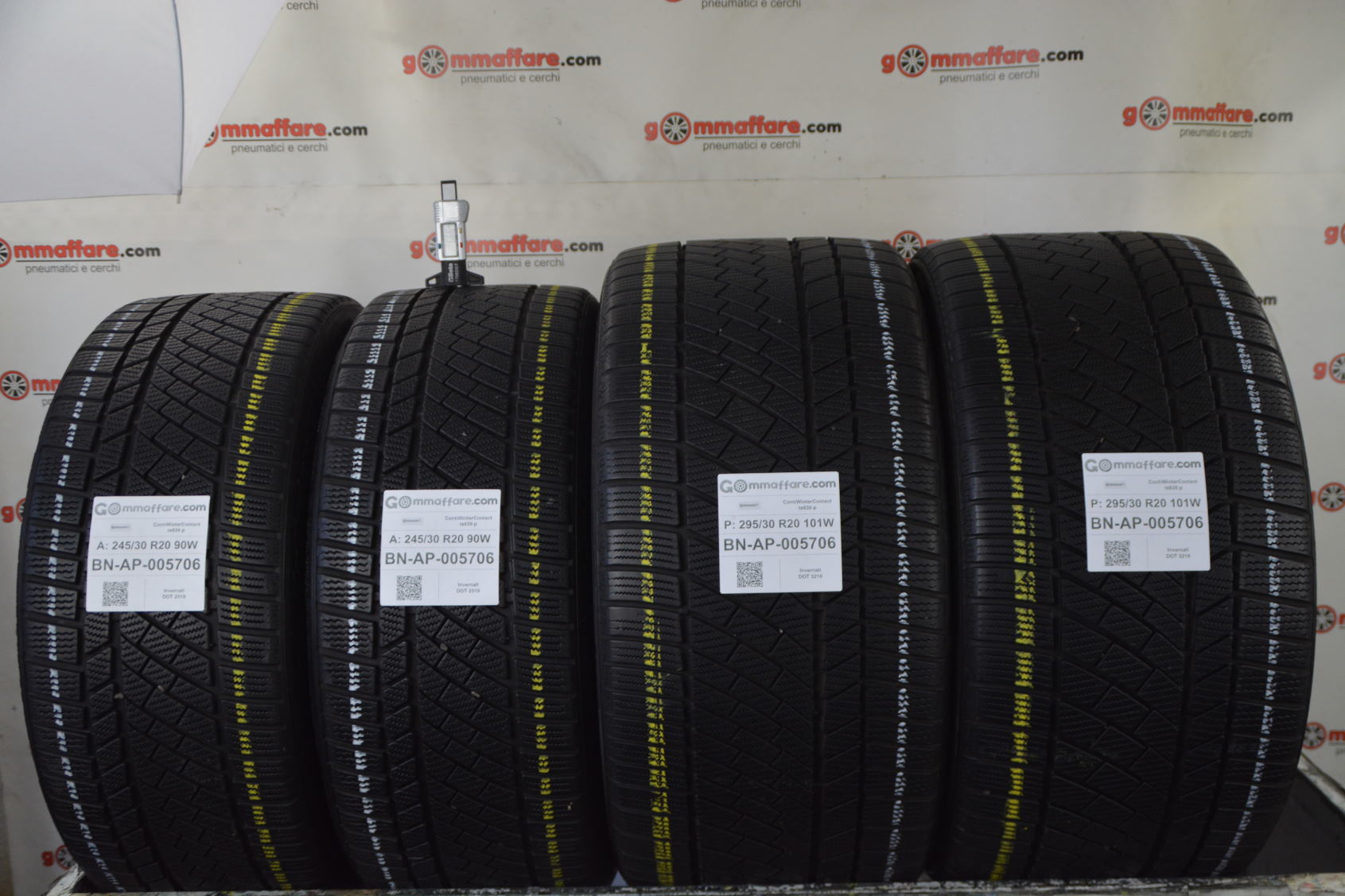 Continental ContiWinterContact ts830 p 245/30 R20