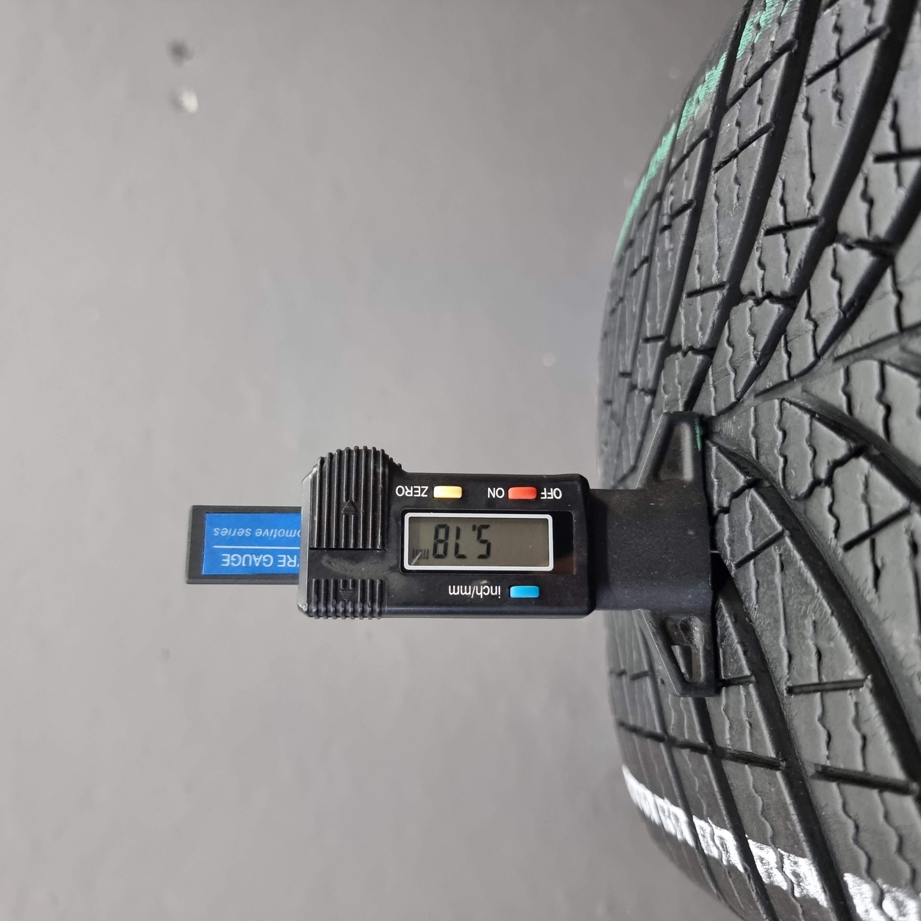 Goodyear Vector4Seasons 235/55 R17