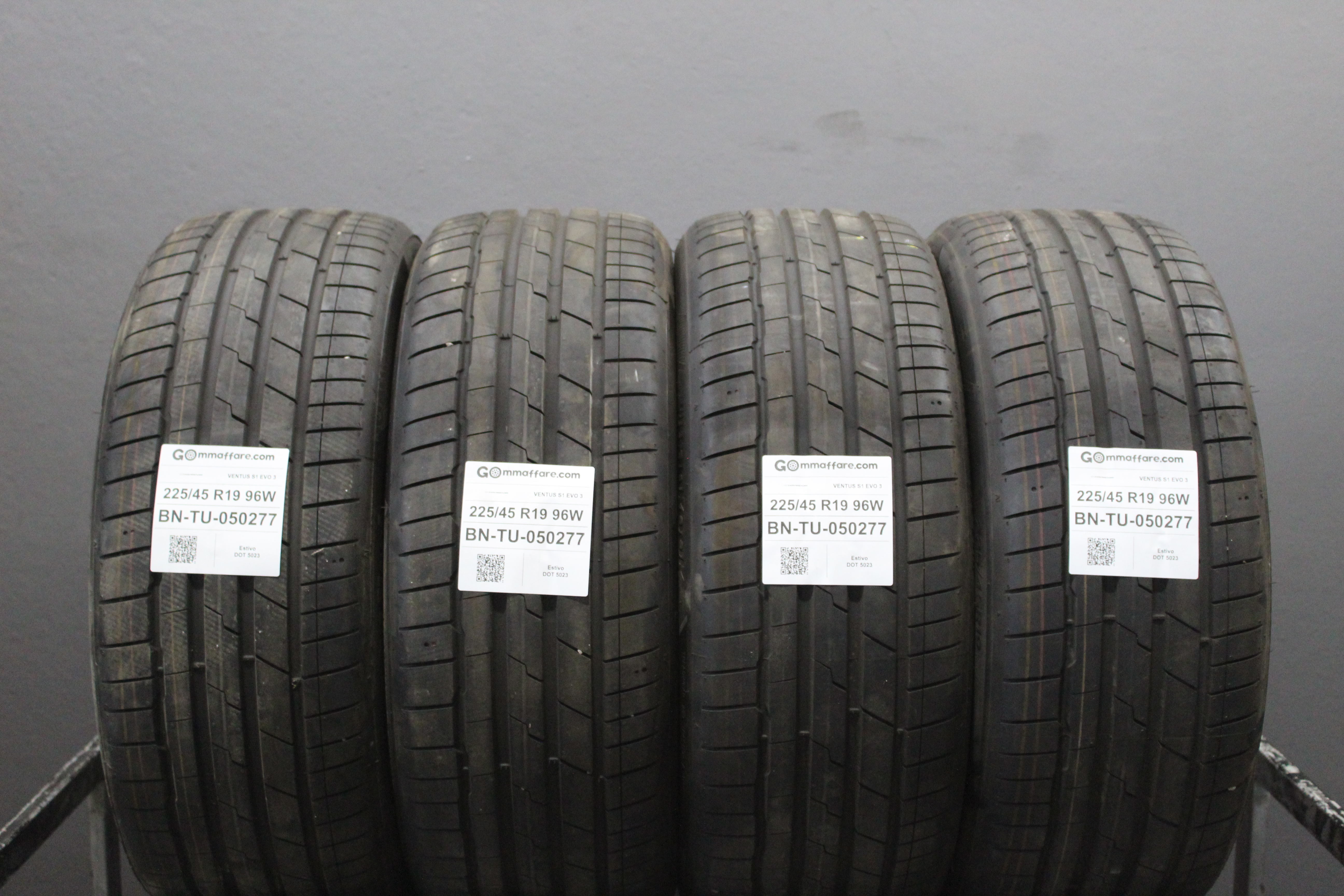 Hankook VENTUS S1 EVO 3 225/45 R19
