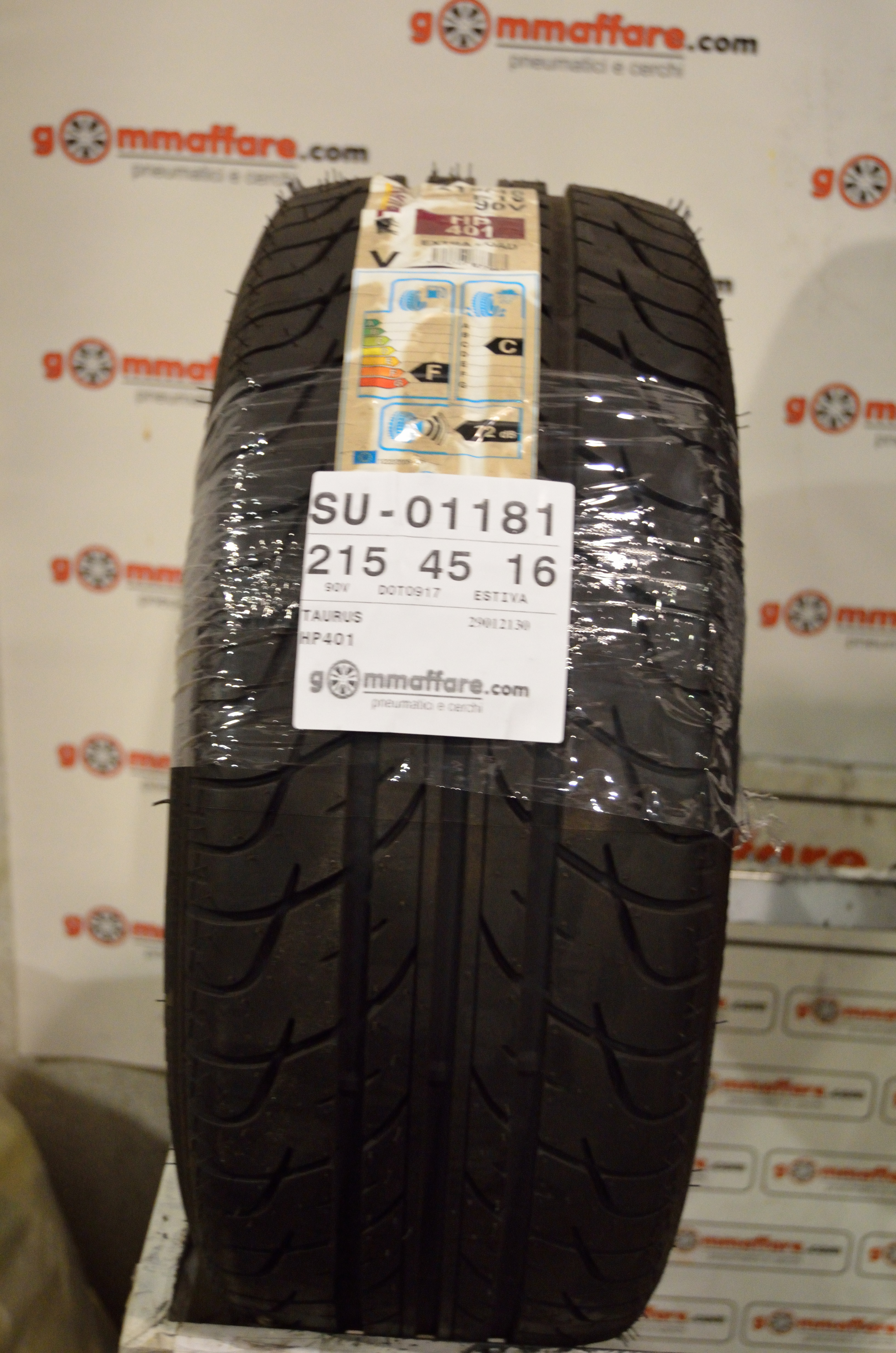 Taurus HP401 215/45 R16
