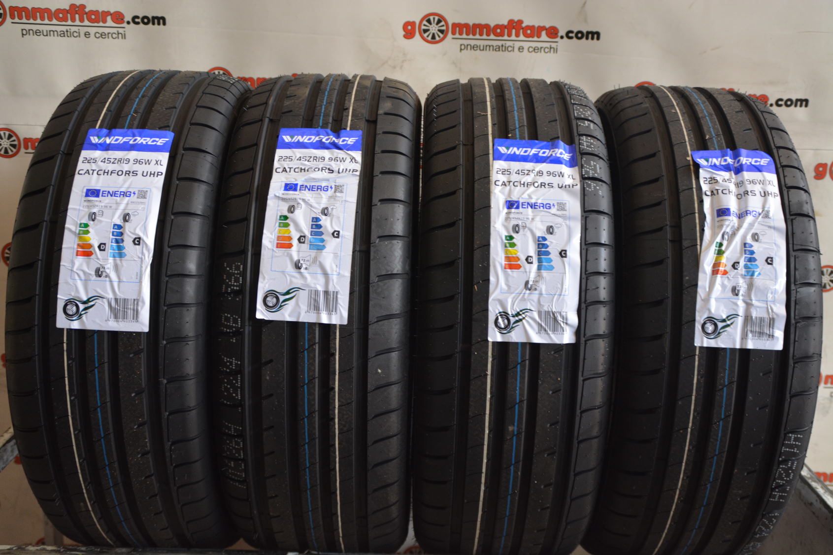 Windforce CATCHFORS UHP  XL 225/45 R19
